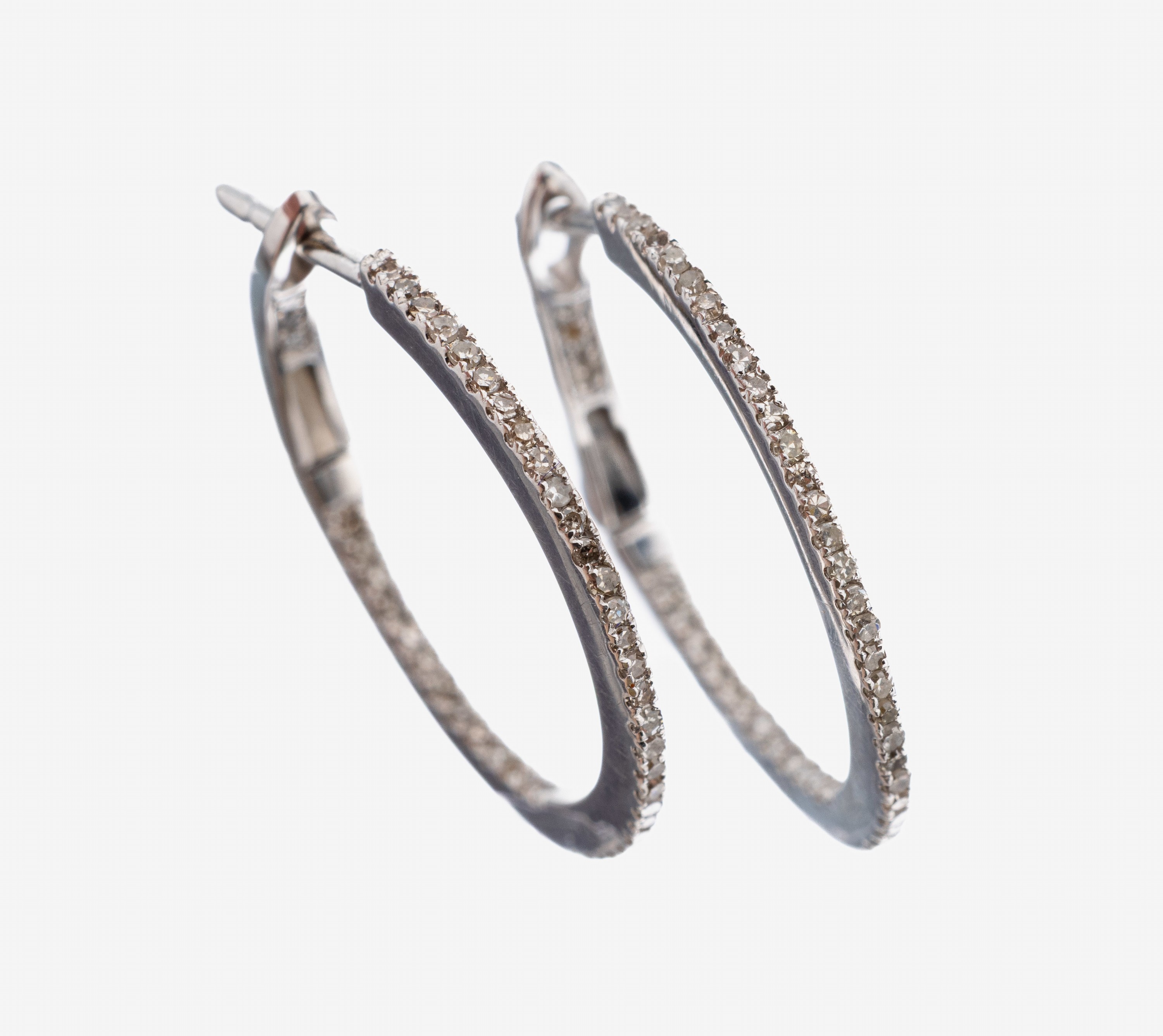 Image 27109887 - Paar 18 kt Gold Diamant-Ohrcreolen, WG 750/000, innen und aussen bes. mit 8/8- ...