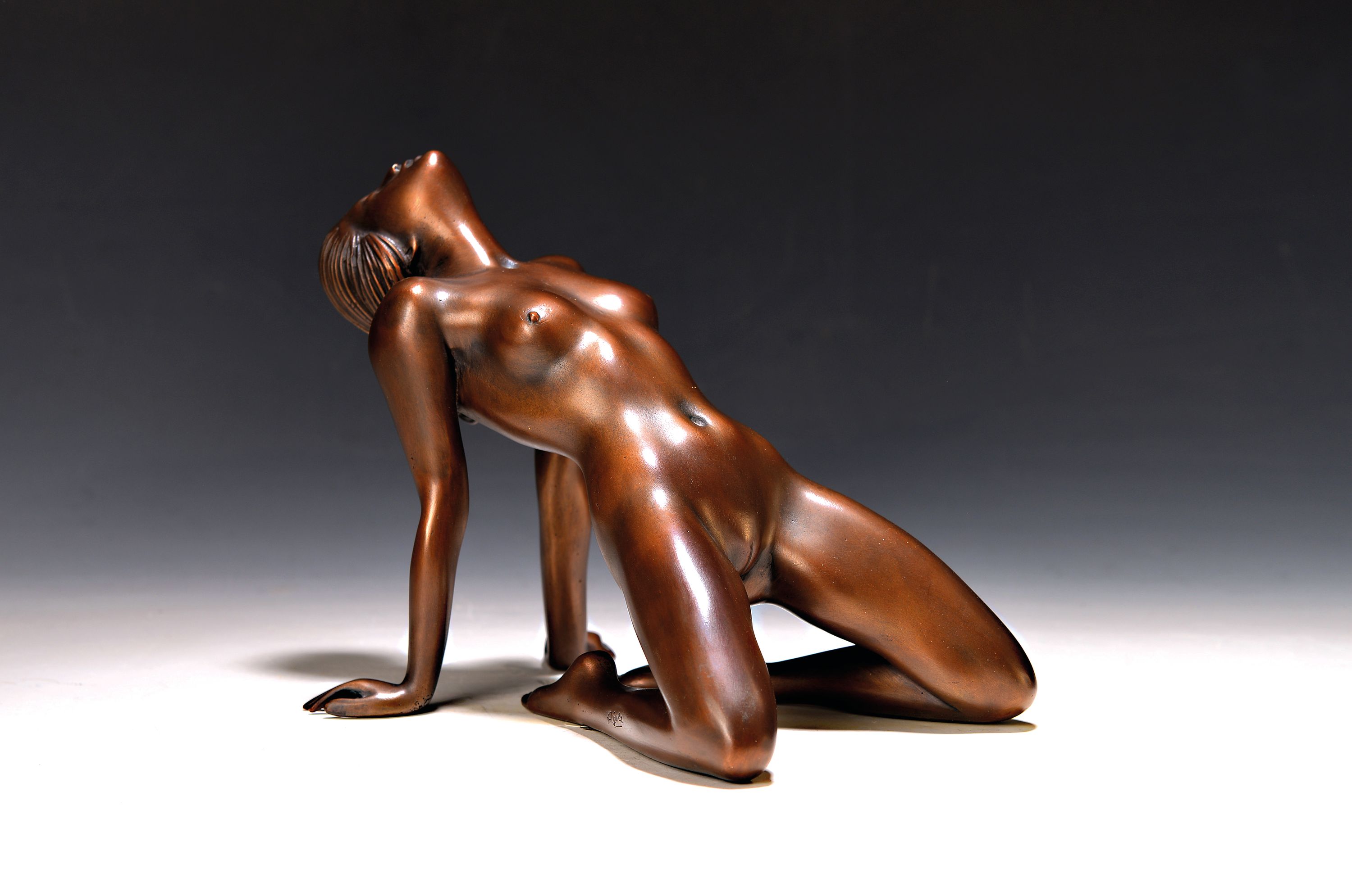 Image 27109890 - Arno Breker, 1900-1991, Junge Venus, Bronzeskulptur, signiert und num. 211/300, H. ca. ...