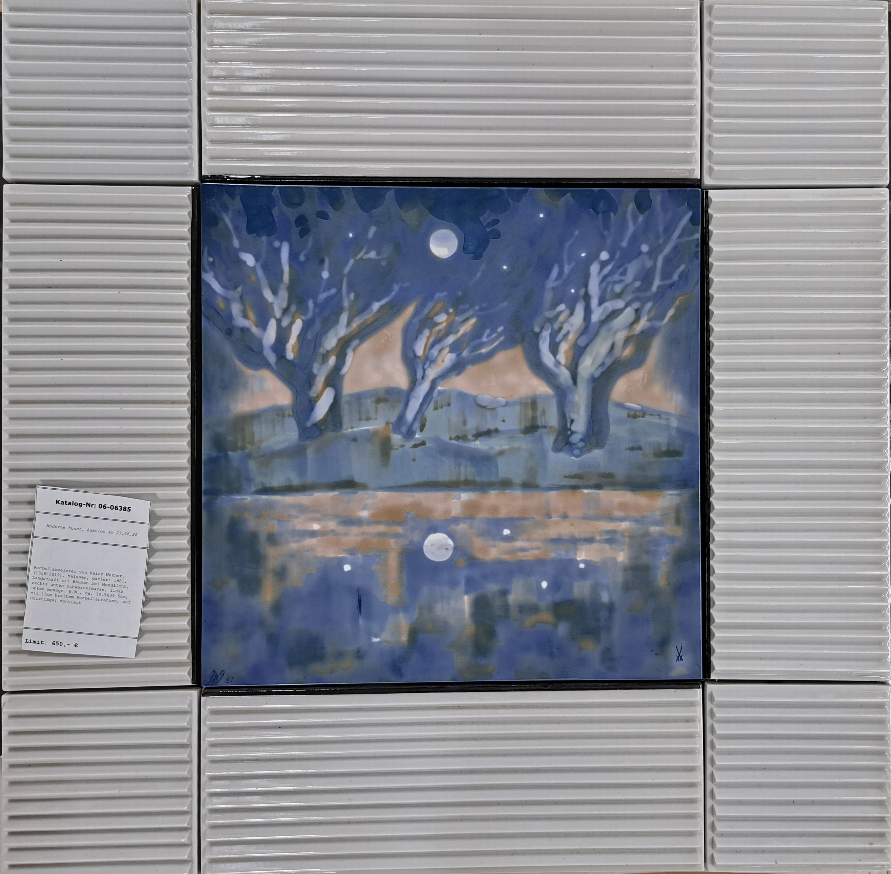 Detail a: Porzellanmalerei von Heinz Werner, (1928-2019), Meissen, datiert 1981, Landschaft mit Bäumen bei Mondlicht, rechts unten Schwertermarke, links unten ...