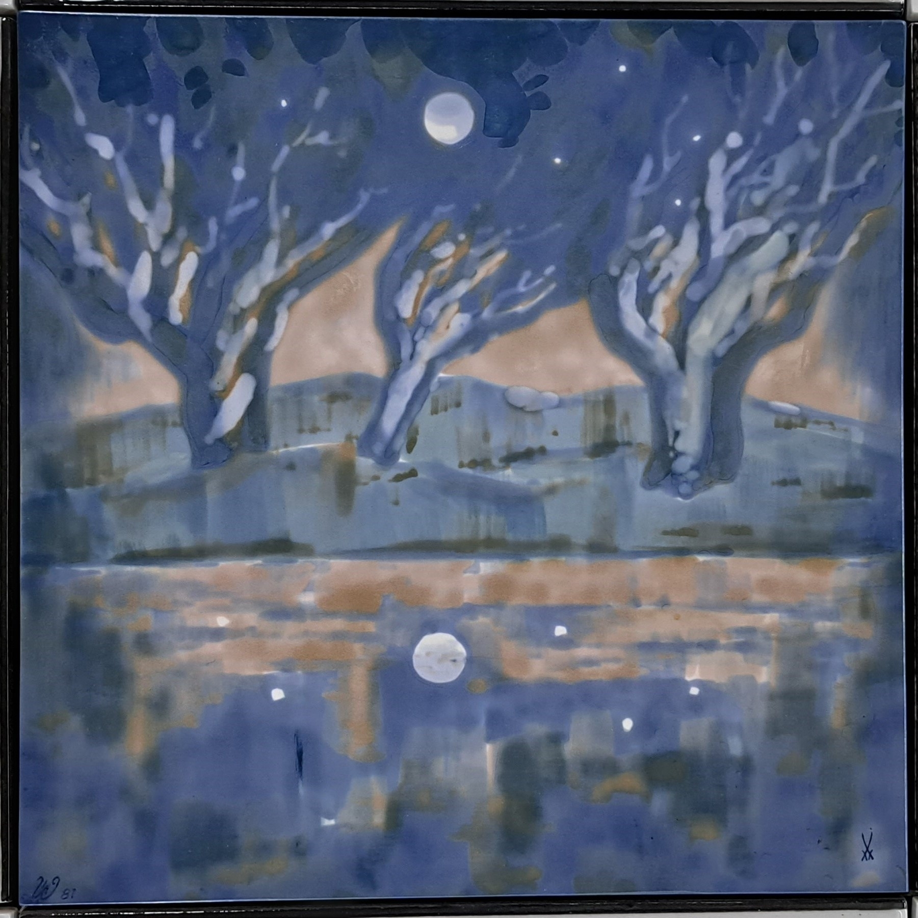 Detail b: Porzellanmalerei von Heinz Werner, (1928-2019), Meissen, datiert 1981, Landschaft mit Bäumen bei Mondlicht, rechts unten Schwertermarke, links unten ...