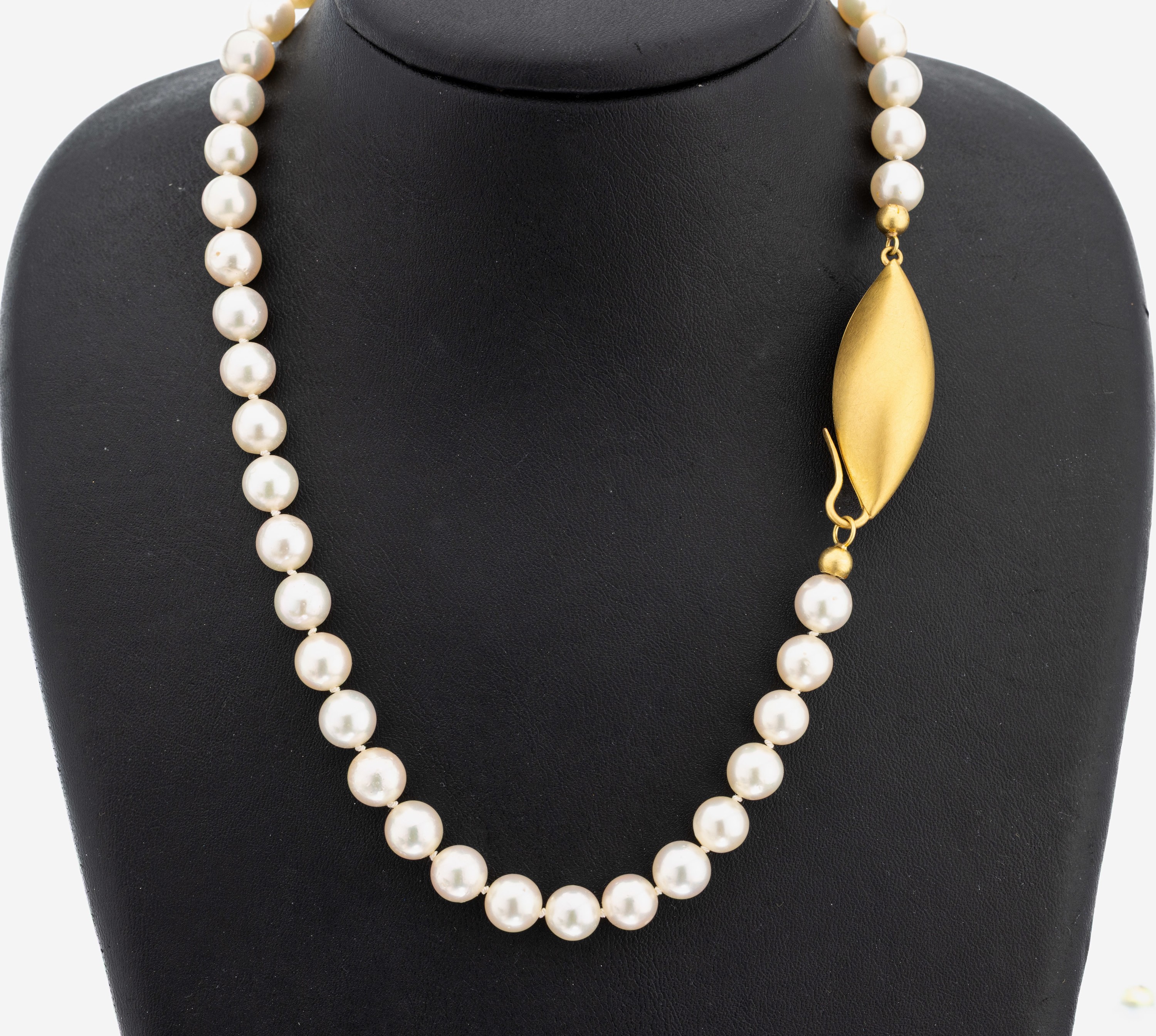 Image 27109899 - Perl-Collier mit 21.6 kt Gold Schließe, GG 900/000, Akoyazuchtperlen, D. ca. 7.8-8.2 ...