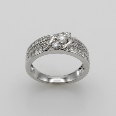 27109931a - Ring mit Brillanten, WG 585/000, Brill. zus. ca. 0.75 ct Weiß/p1, RW ca. 56 ...
