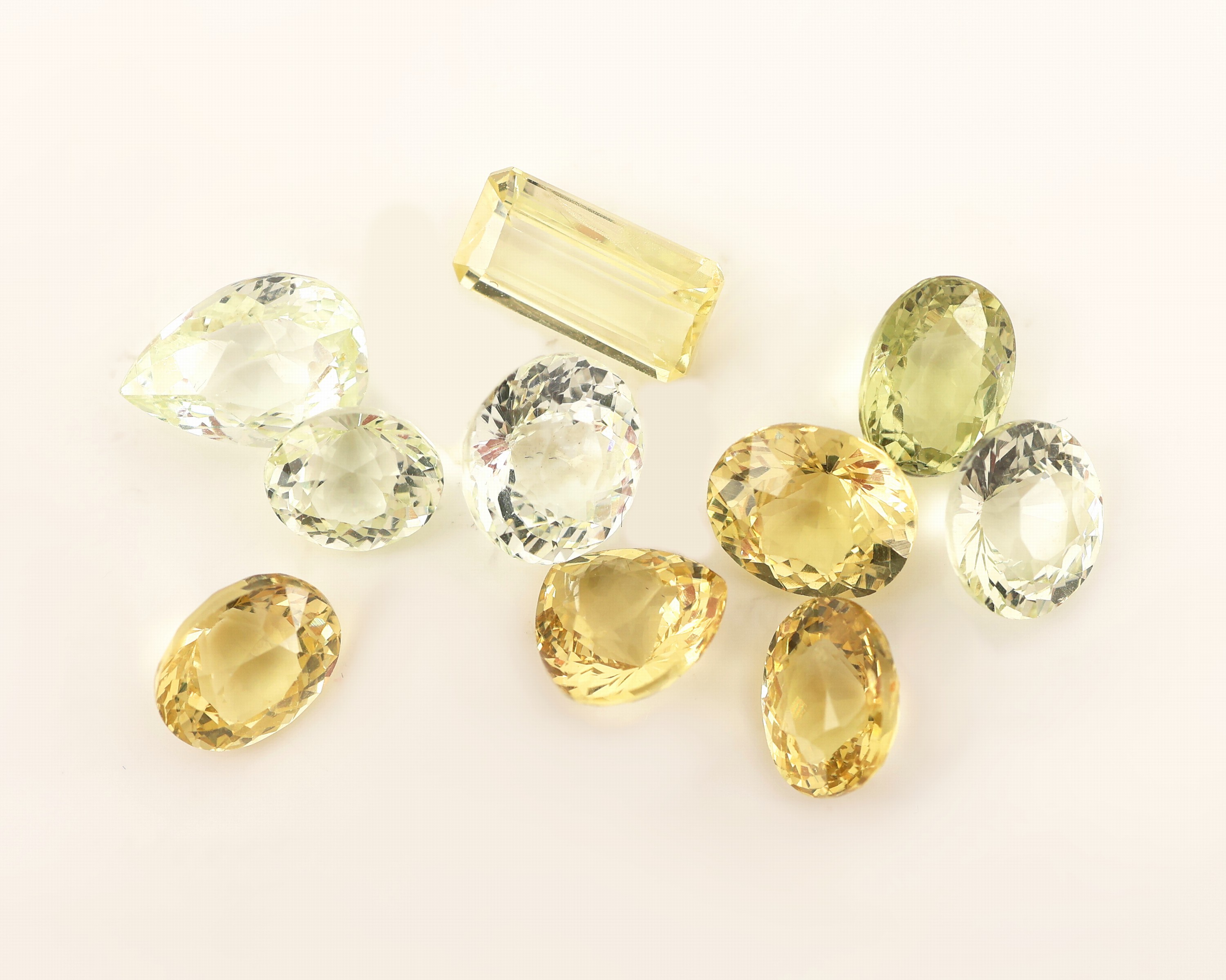Image 27110003 - Lot 10 lose Mali Granate, zus. ca. 10.95 ct, versch. Schliffformen und Farbnuancen ...