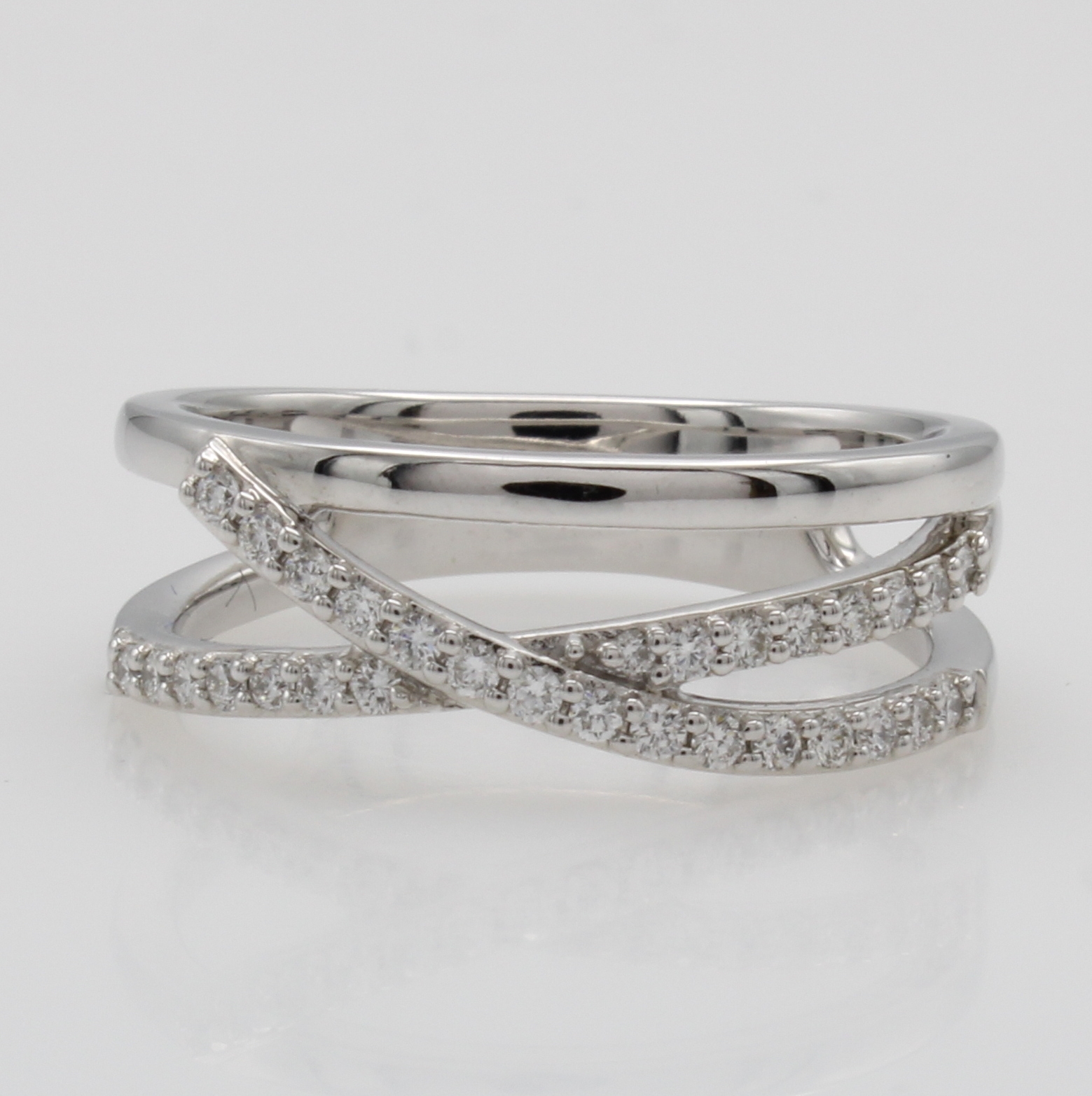 Image 27110027 - Ring mit Brillanten, WG 585/000, offene überschlagene Ringschiene, Brill. zus. ca. 0.30 ...