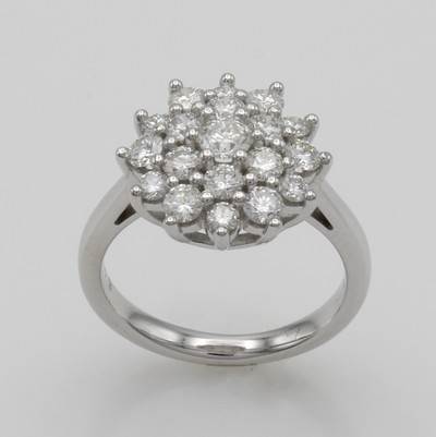 27110028a - Ring ´Blüte´ mit Brillanten, WG 585/000, Brill. zus. ca. 1.50 ct Weiß/p1, RW 56 ...
