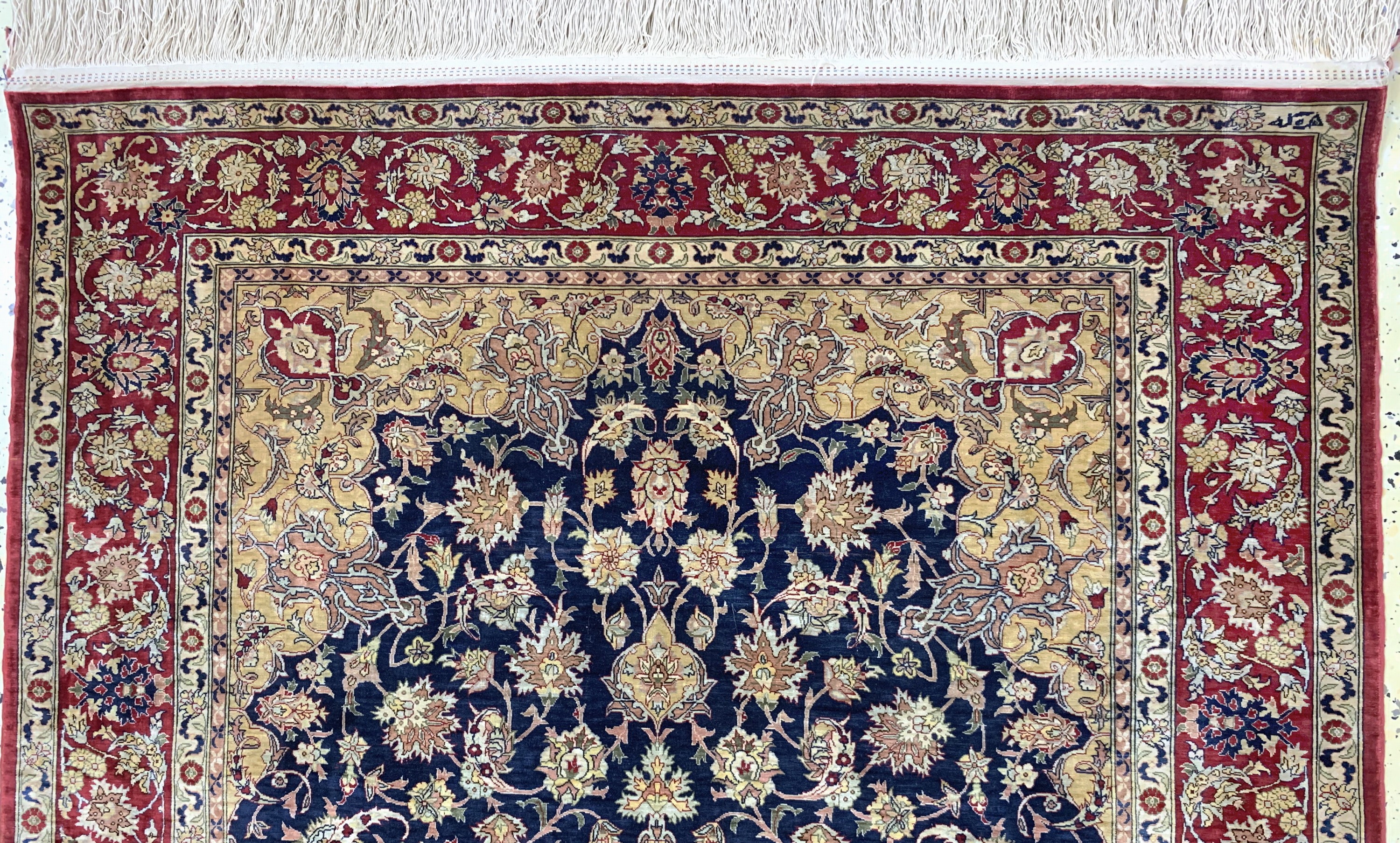 Detail a: Hereke Seide Sehr fein, Türkei, signiert, Mitte 20.Jhd, reine Naturseide, ca. 143 x 101 cm, ca. 1,44 Mio. Kn/qm, EHZ: 1-2