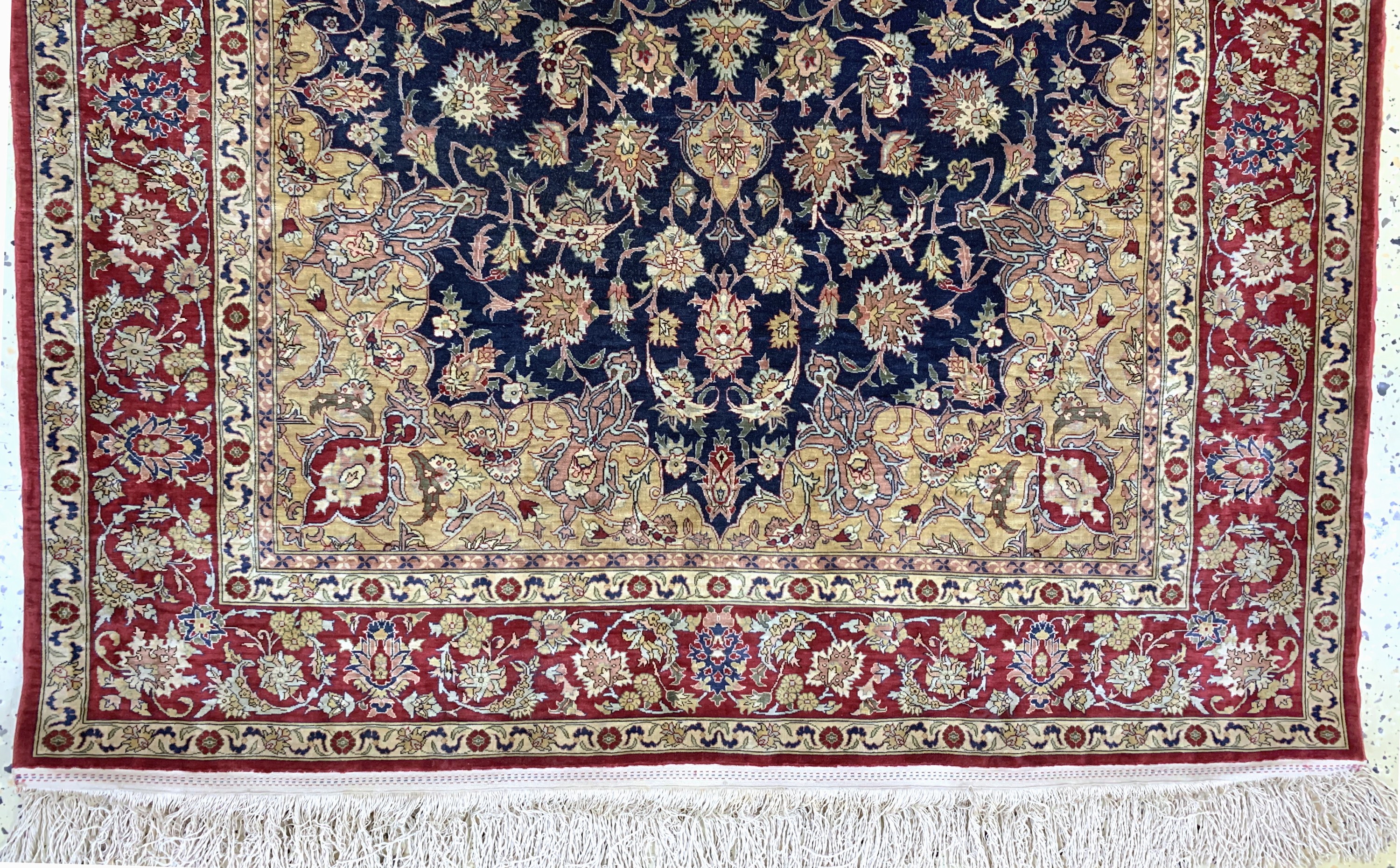 Detail c: Hereke Seide Sehr fein, Türkei, signiert, Mitte 20.Jhd, reine Naturseide, ca. 143 x 101 cm, ca. 1,44 Mio. Kn/qm, EHZ: 1-2