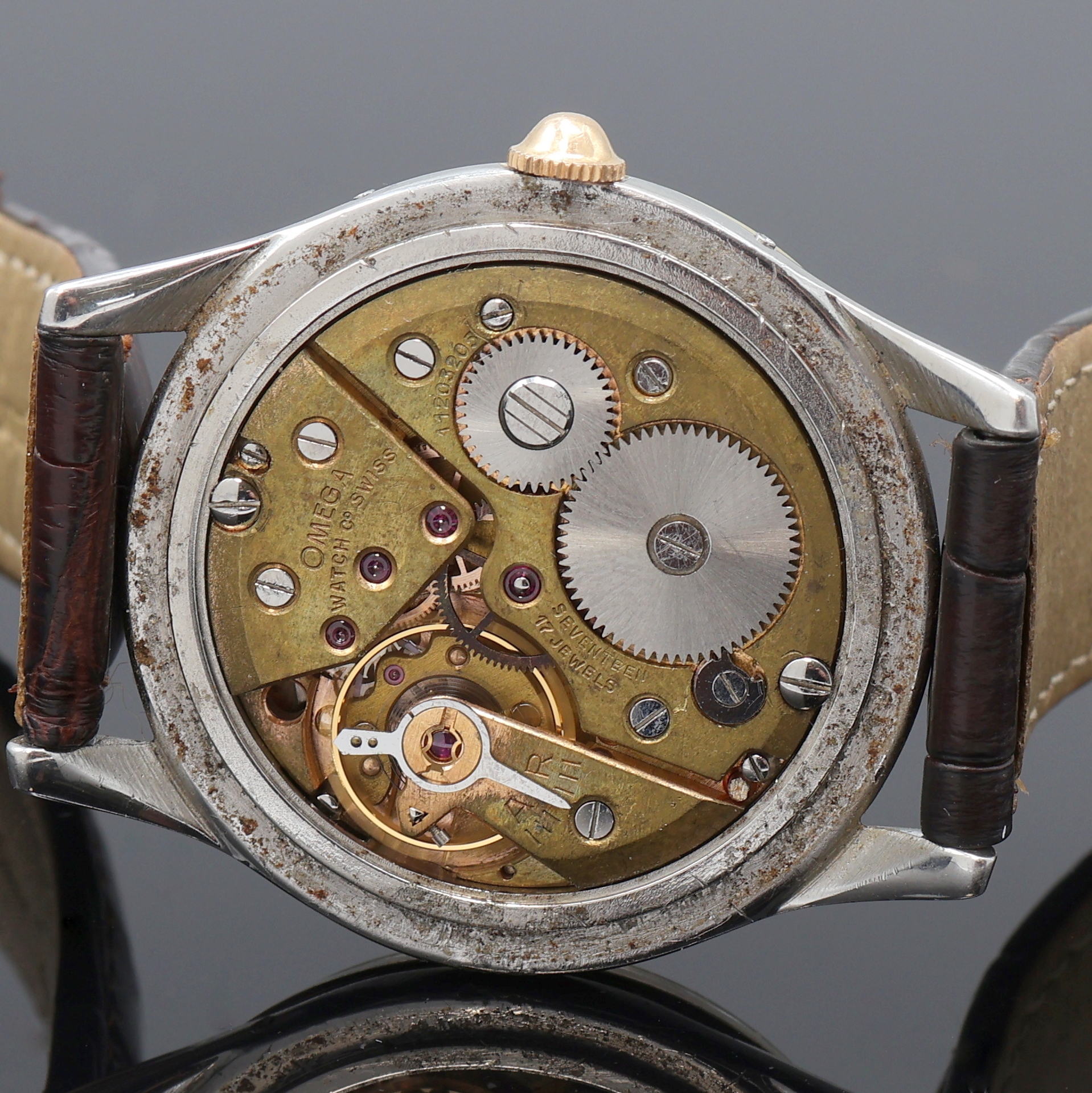 Detail g: OMEGA seltene, astronomische Herrenarmbanduhr Serie Cosmic Referenz 2471-7, Schweiz um 1947, Handaufzug, Edelstahlgeh., Boden u. gold. Glasrand ...