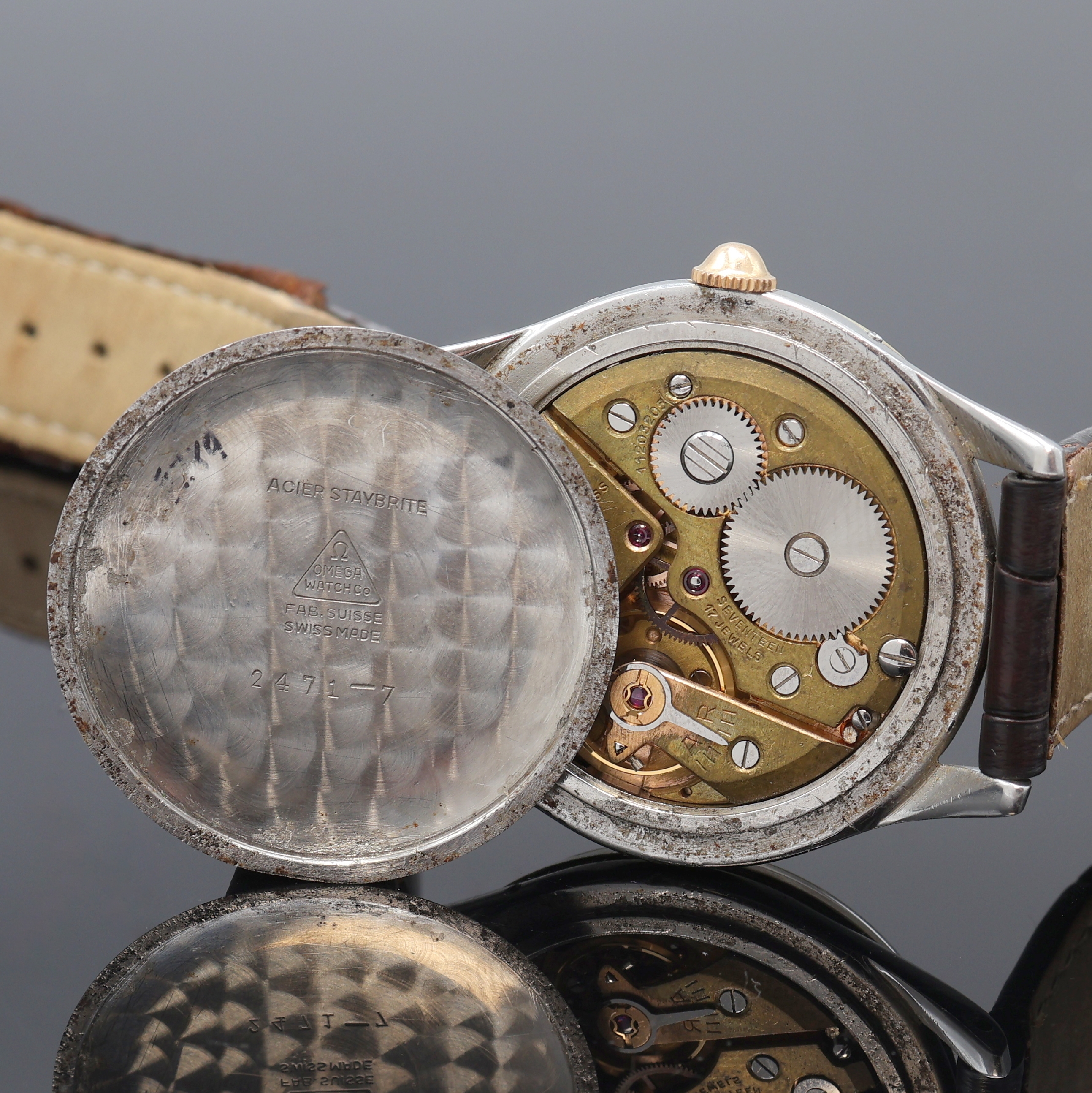 Detail h: OMEGA seltene, astronomische Herrenarmbanduhr Serie Cosmic Referenz 2471-7, Schweiz um 1947, Handaufzug, Edelstahlgeh., Boden u. gold. Glasrand ...
