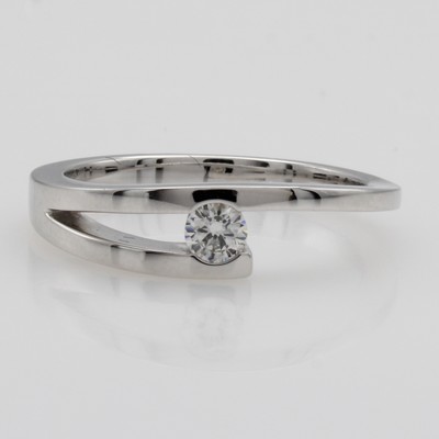 Image Ring mit Brillant, WG 585/000, Brill. in geteilter Ringschiene ca. 0.15 ct Weiß/p1, RW ...