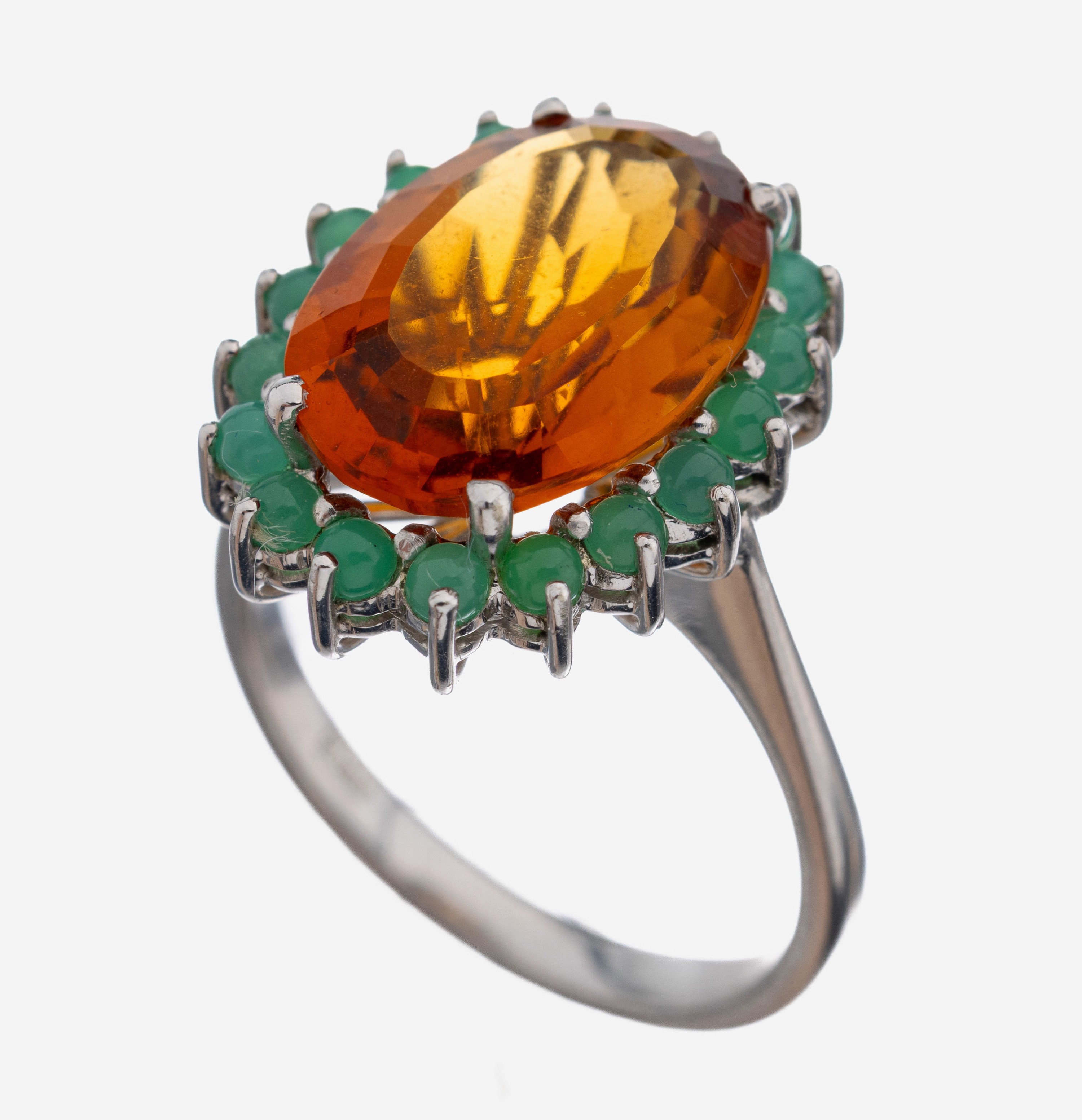Image 27110218 - 18 kt Gold Citrin-Achat-Ring, WG 750/000, ovalfacett. Citrin ca. 5.00 ct, umgeben von ...