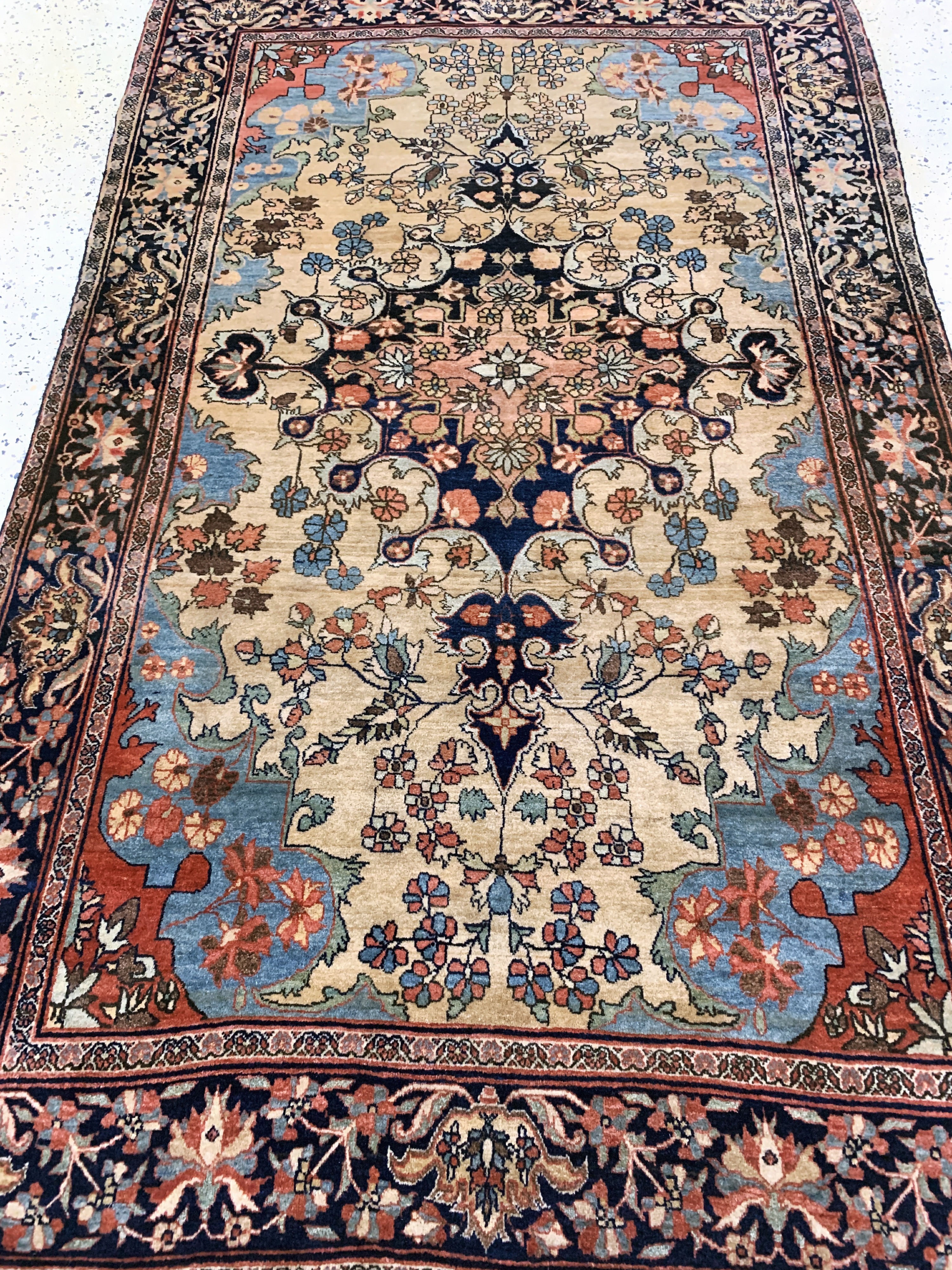 Detail d: Antiker Farahan, Persien, um 1900, Wolle auf Baumwolle, ca. 200 x 122 cm, EHZ: 2(Zwei kleine Risse)