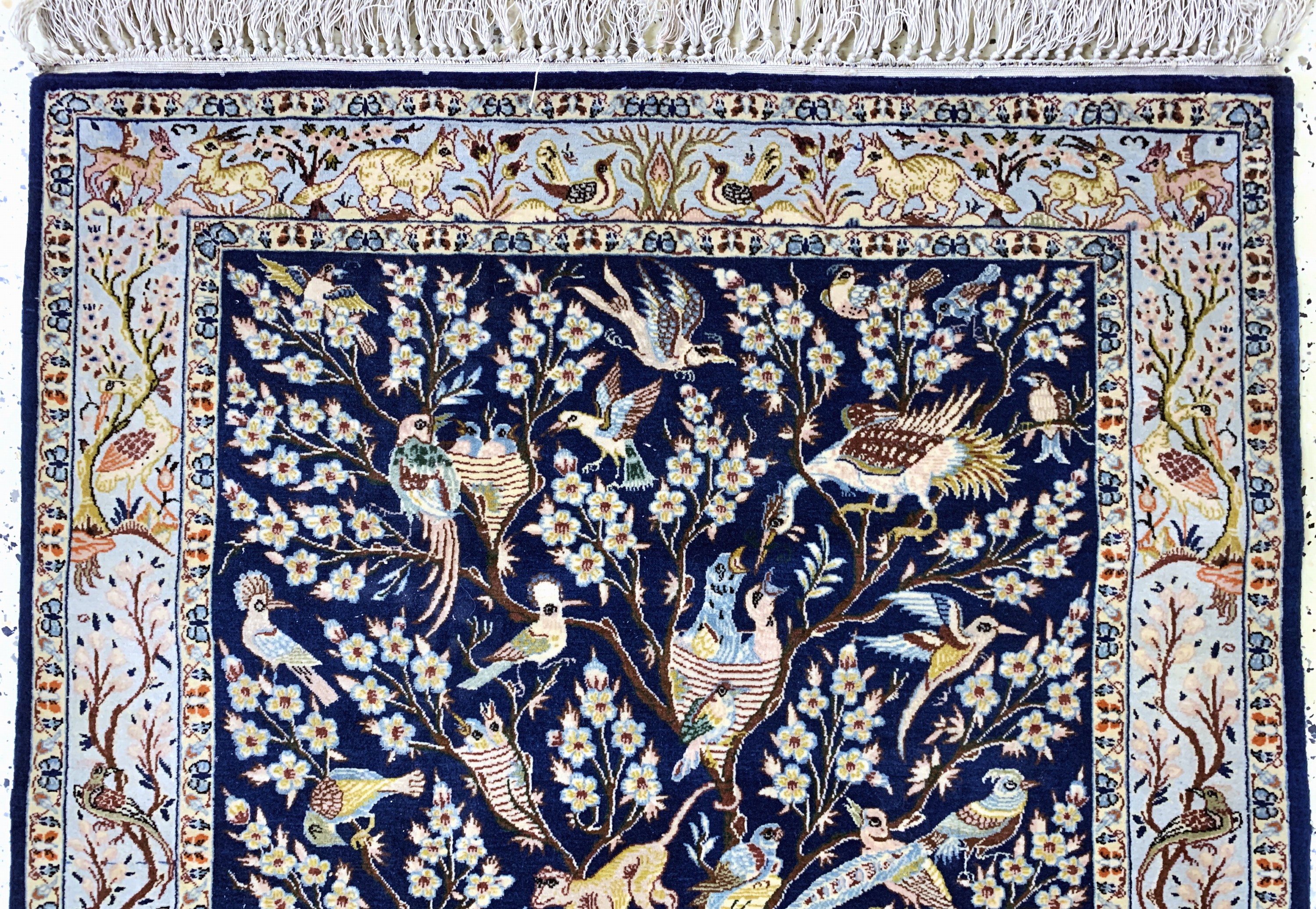 Detail a: Esfahan fein, Persien, Mitte 20.Jhd., Korkwolle auf Seide, ca. 121 x 84 cm, EHZ: 1-2