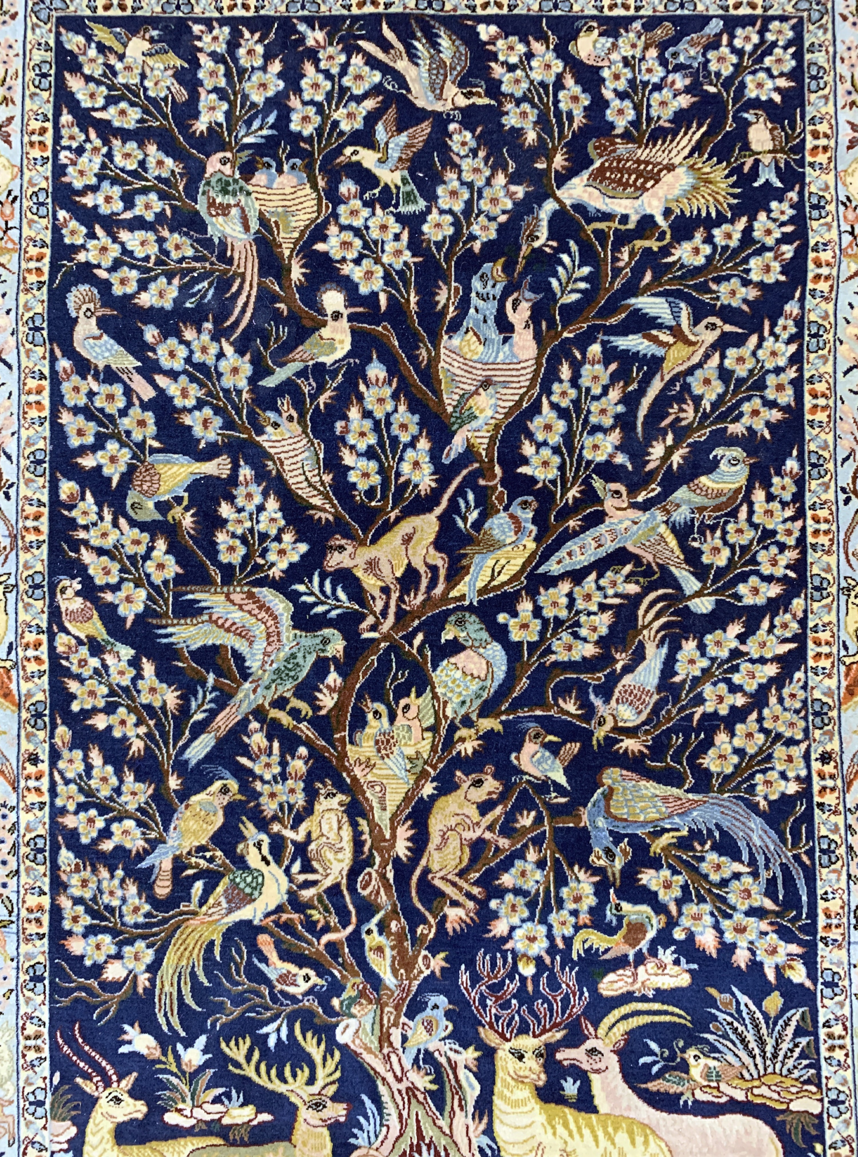 Detail c: Esfahan fein, Persien, Mitte 20.Jhd., Korkwolle auf Seide, ca. 121 x 84 cm, EHZ: 1-2