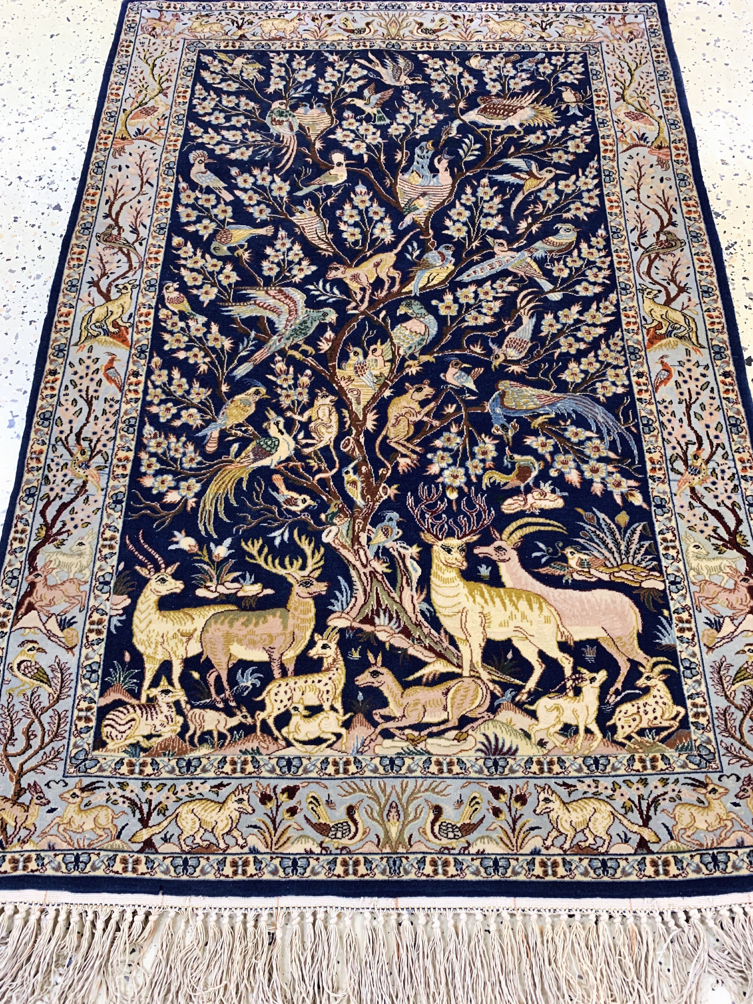 Detail d: Esfahan fein, Persien, Mitte 20.Jhd., Korkwolle auf Seide, ca. 121 x 84 cm, EHZ: 1-2