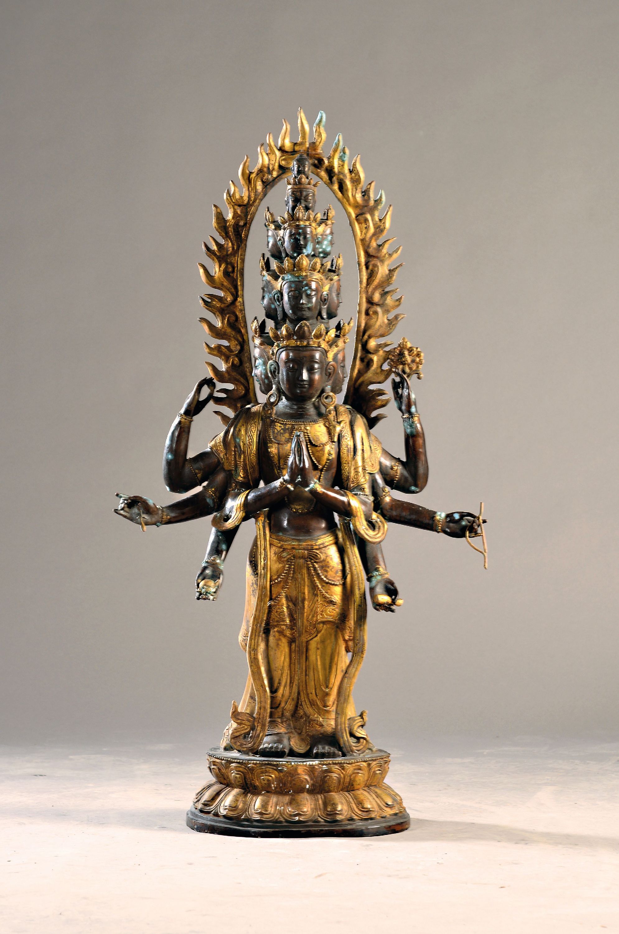 Image 27110679 - Large sculpture of a boddhisatva Avalokiteshvara, probably Tibet/Nepal, 2nd half of the ...
