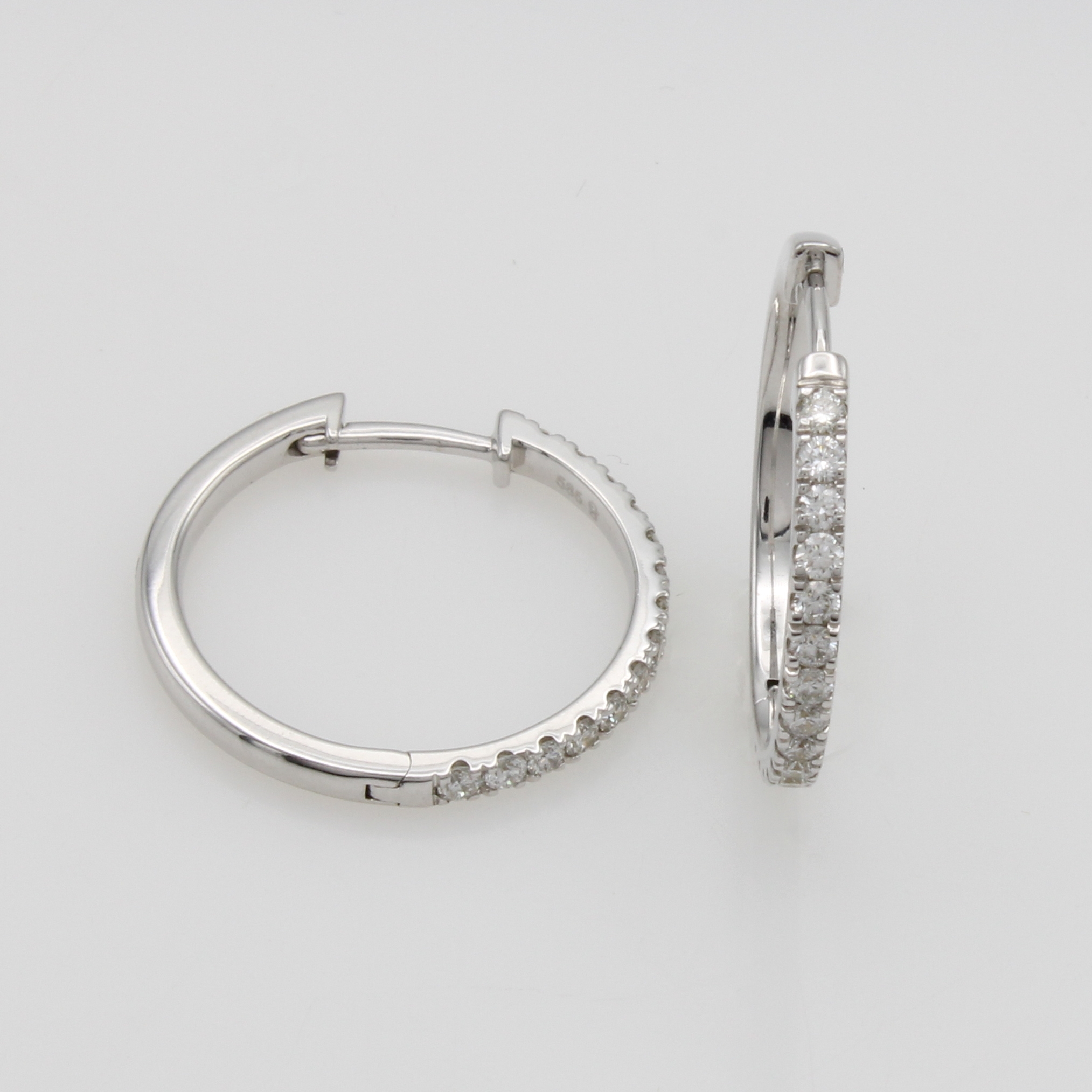 Image 27110683 - Paar Klappcreolen mit Brillanten, WG 585/000, Brill. zus. ca. 0.65 ct Weiß/si, D. ca. ...