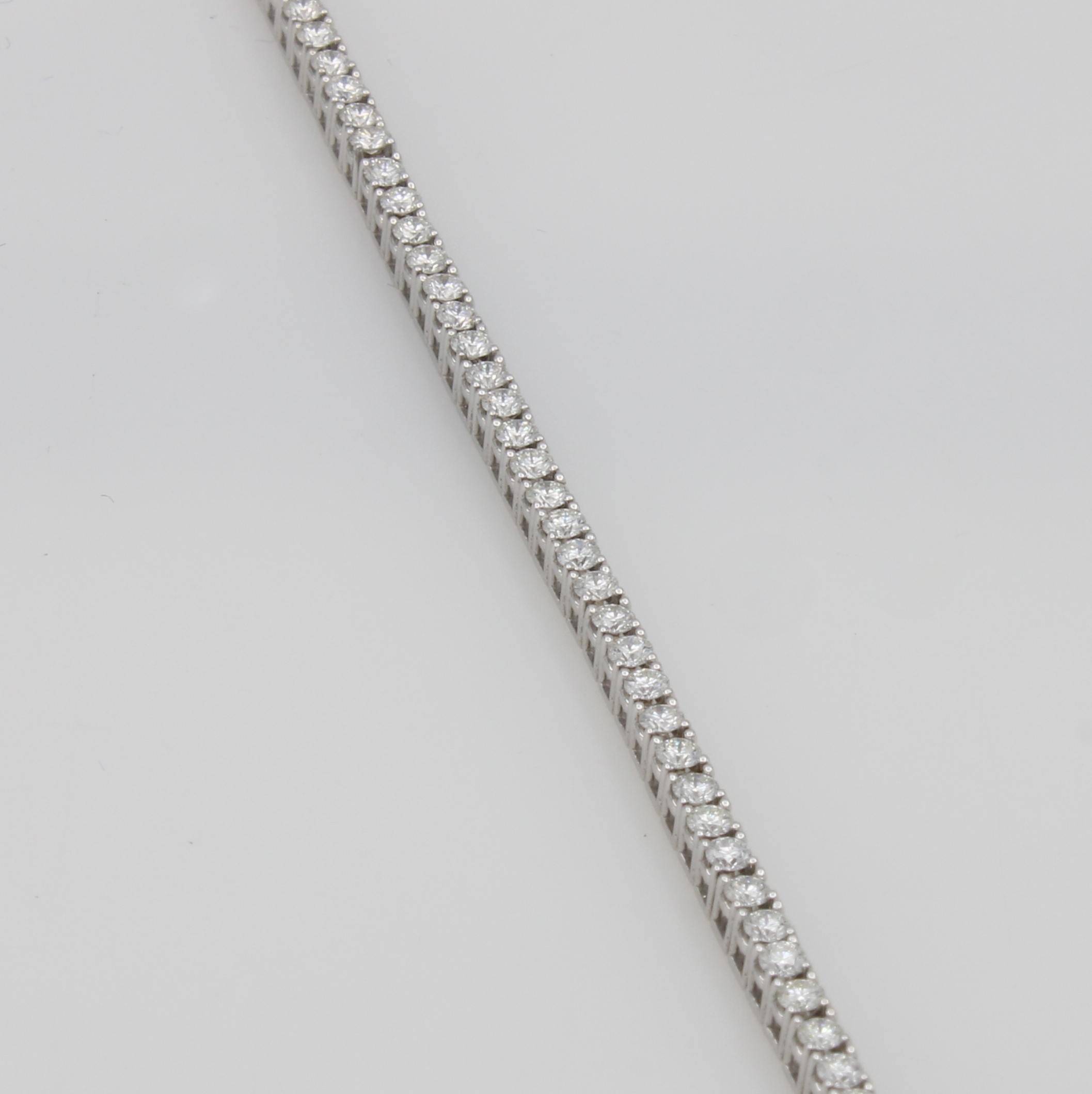 Image 27110920 - Rivierarmband mit Brillanten, WG 750/000, 94 Brill. zus. ca. 2.70 ct Weiß/si in ...
