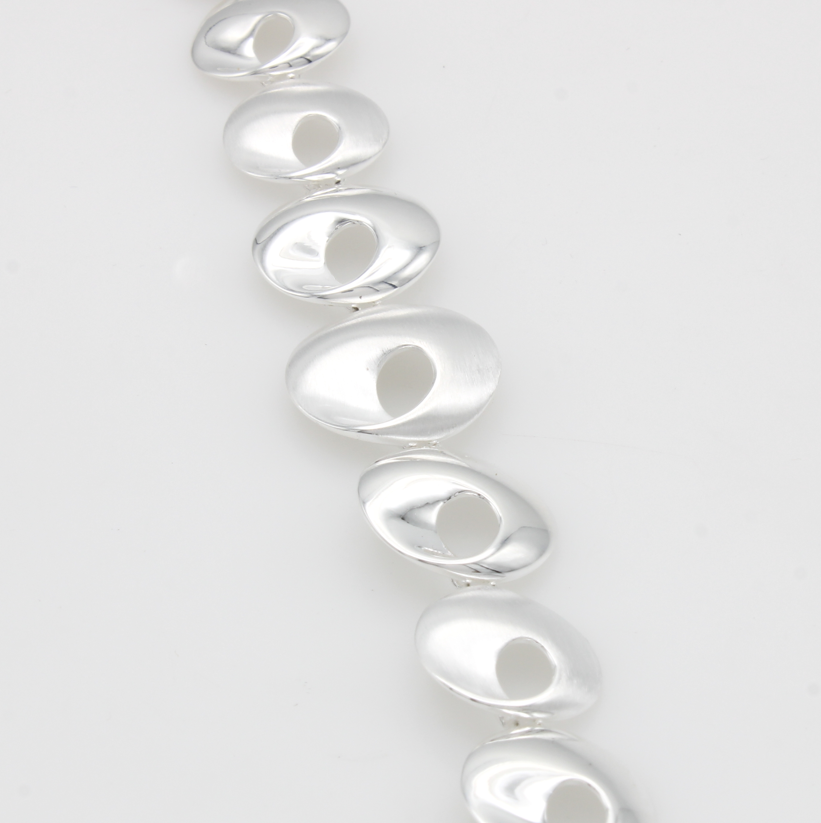 Image 27110970 - Armband, 925er Silber z.T. matt., runde Glieder, Karabinerschl., L. ca. 19 - 21 cm