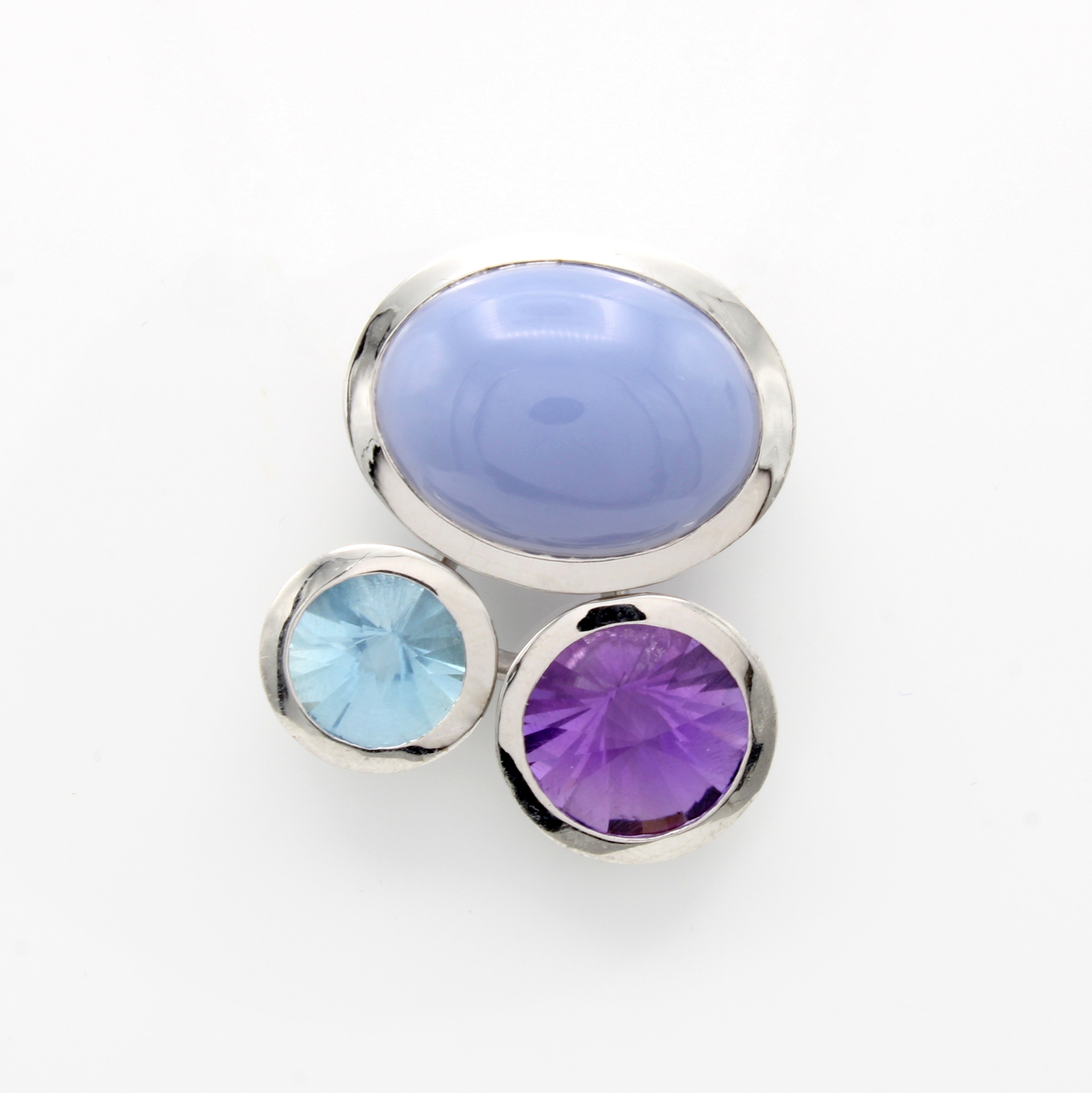 Image 27110971 - Anhänger mit Farbsteinen, WG 750/000, z.T. strichmatt., 1 Chalcedoncabochon ca. 15.81 ...
