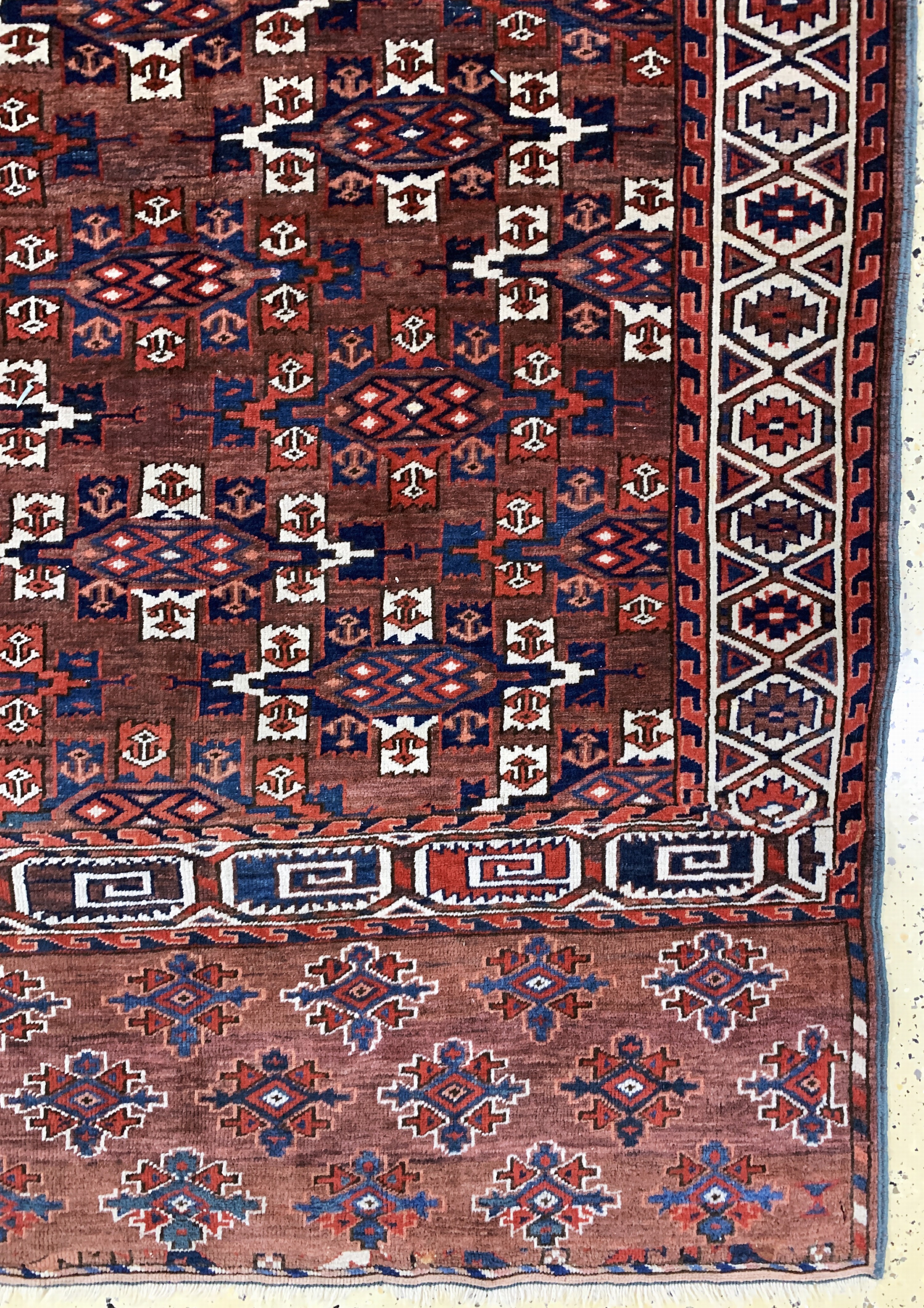 Detail a: Yomud"Hauptteppich"antik, Turkmenistan, 19.Jhd, Wolle auf Wolle, ca. 294 x 172 cm, EHZ: 2-3, restauriert