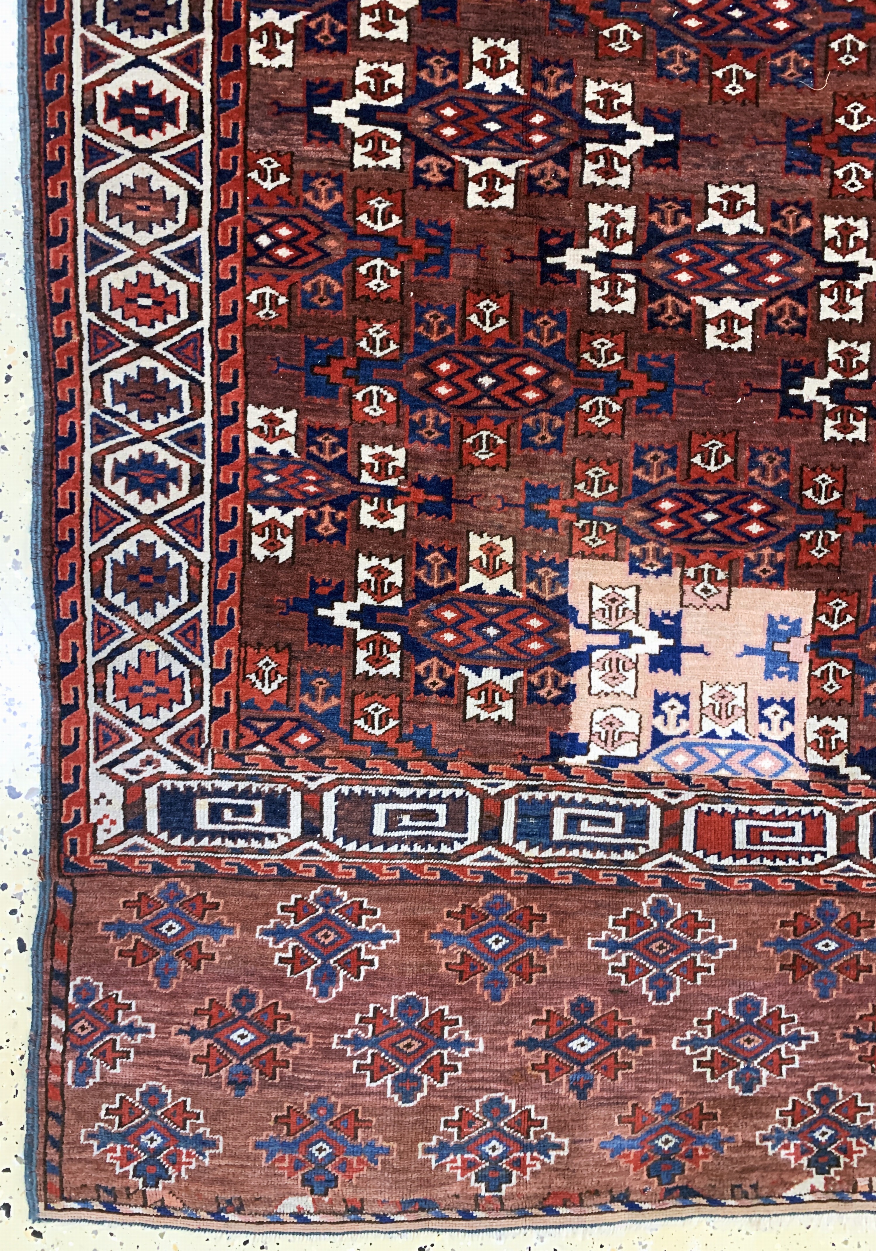 Detail b: Yomud"Hauptteppich"antik, Turkmenistan, 19.Jhd, Wolle auf Wolle, ca. 294 x 172 cm, EHZ: 2-3, restauriert
