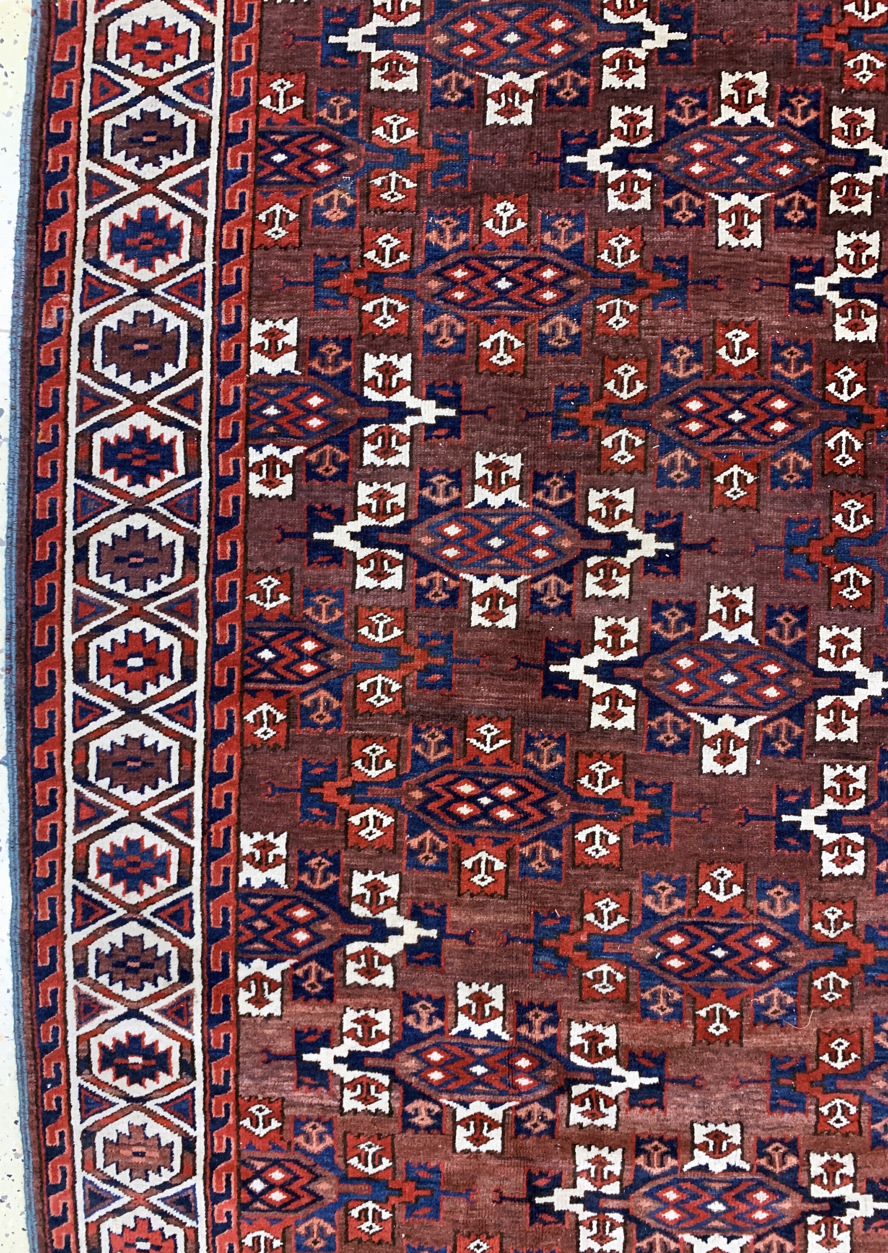 Detail c: Yomud"Hauptteppich"antik, Turkmenistan, 19.Jhd, Wolle auf Wolle, ca. 294 x 172 cm, EHZ: 2-3, restauriert
