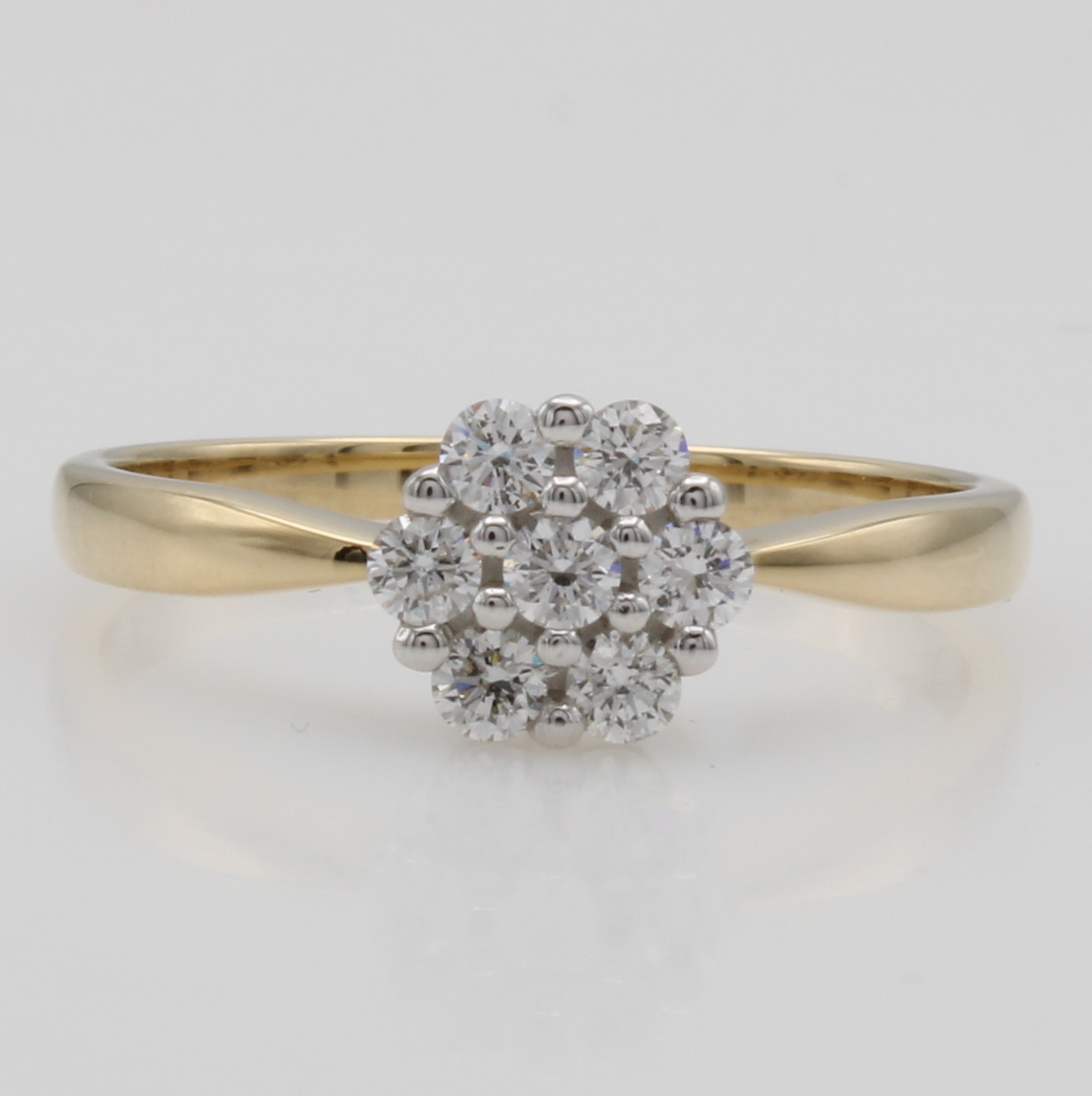 Image 27111143 - Ring mit Brillanten, GG/WG 585/000, Ring- kopf in Blütenform bes. m. 7 Brill. zus. ca. ...