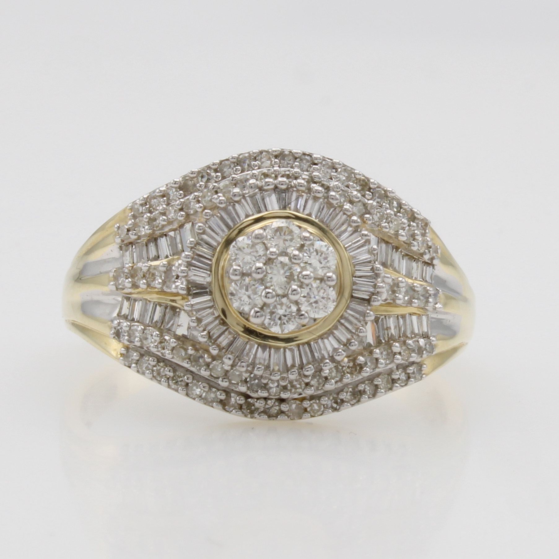 Image 27111204 - Ring mit Diamanten, GG 585/000 z.T. rhod., 147 8/8 Diam. u. Diam.-Baguettes zus. ca. 1.0 ...