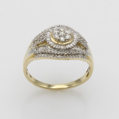 27111204a - Ring mit Diamanten, GG 585/000 z.T. rhod., 147 8/8 Diam. u. Diam.-Baguettes zus. ca. 1.0 ...