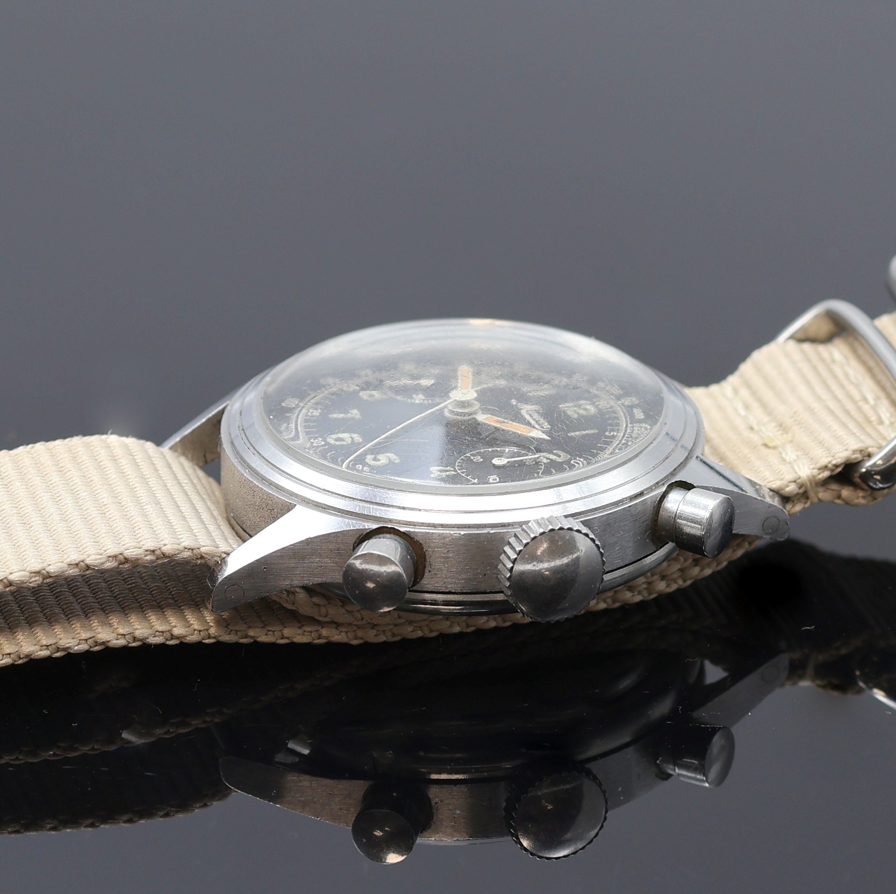 Detail b: MINERVA seltener Kaliber 13-20 Schaltradchronograph in Stahl mit schwarzem original Glanz-Zifferblatt Referenz 1335, Handaufzug, Schweiz 1940er ...