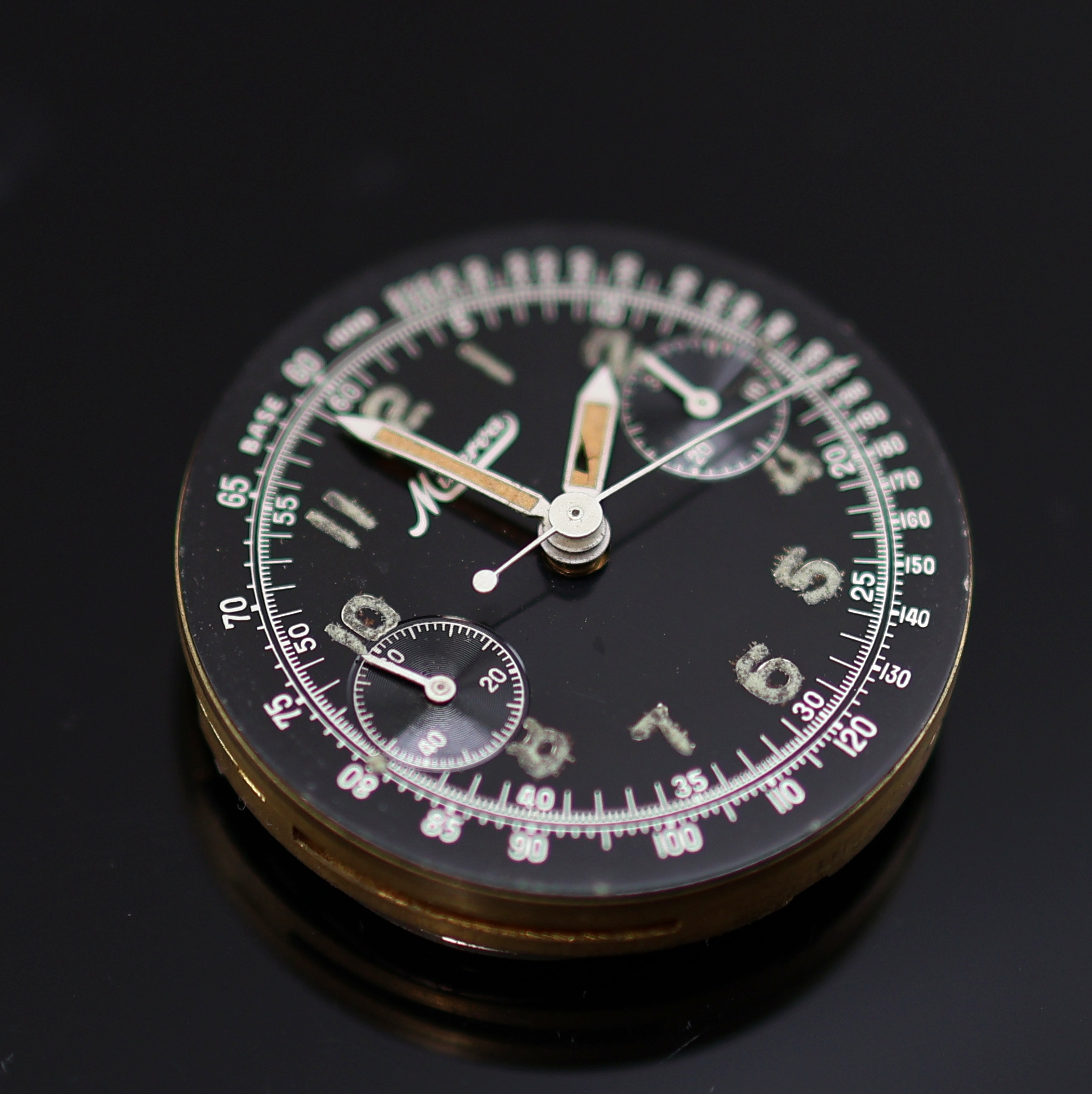 Detail i: MINERVA seltener Kaliber 13-20 Schaltradchronograph in Stahl mit schwarzem original Glanz-Zifferblatt Referenz 1335, Handaufzug, Schweiz 1940er ...