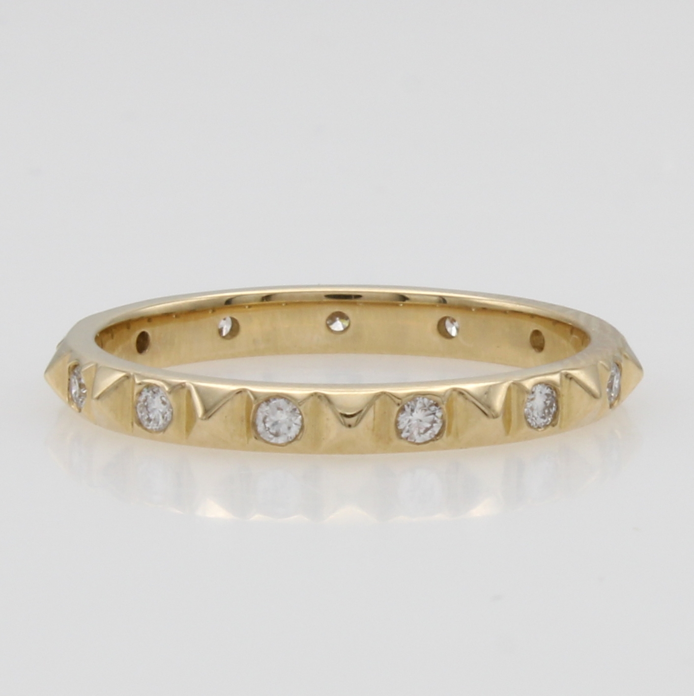 Image 27111954 - Ring mit Brillanten, GG 585/000, pyramidenf.Elemente im Wechsel mit 13 Brill. anges. ...
