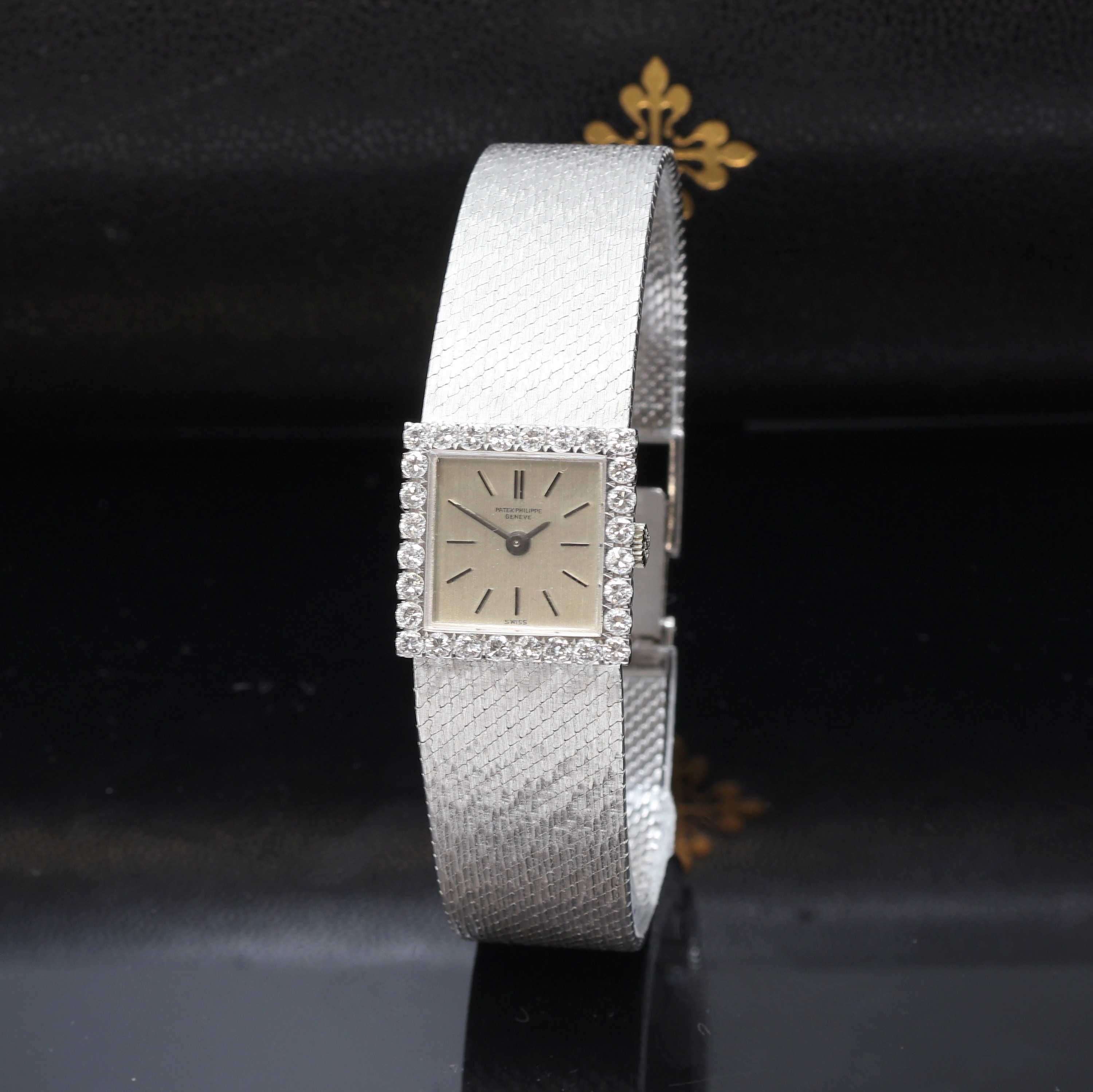 Image 27111956 - PATEK PHILIPPE feine und seltene Damenarmbanduhr in WG 750/000 Referenz 3364 1, ...