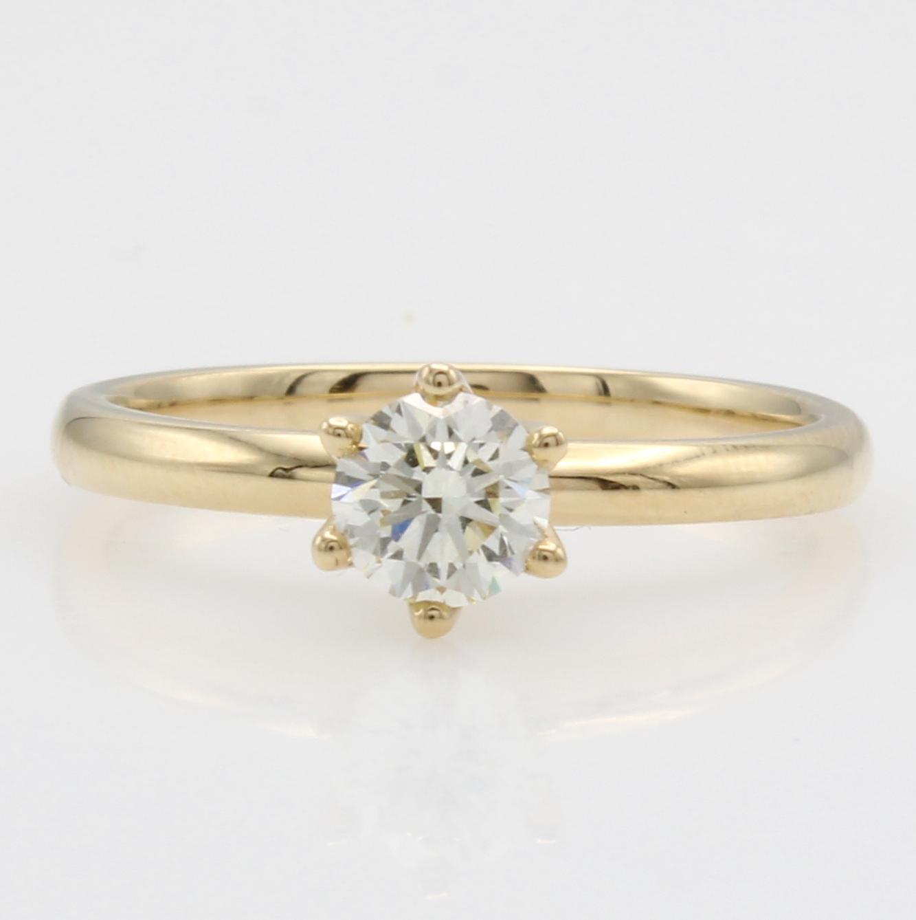 Image 27111966 - Ring mit Brillantsolitär, GG 585/000, Brill.in 6er Krappenf. zus. ca. 0.50 ct ...