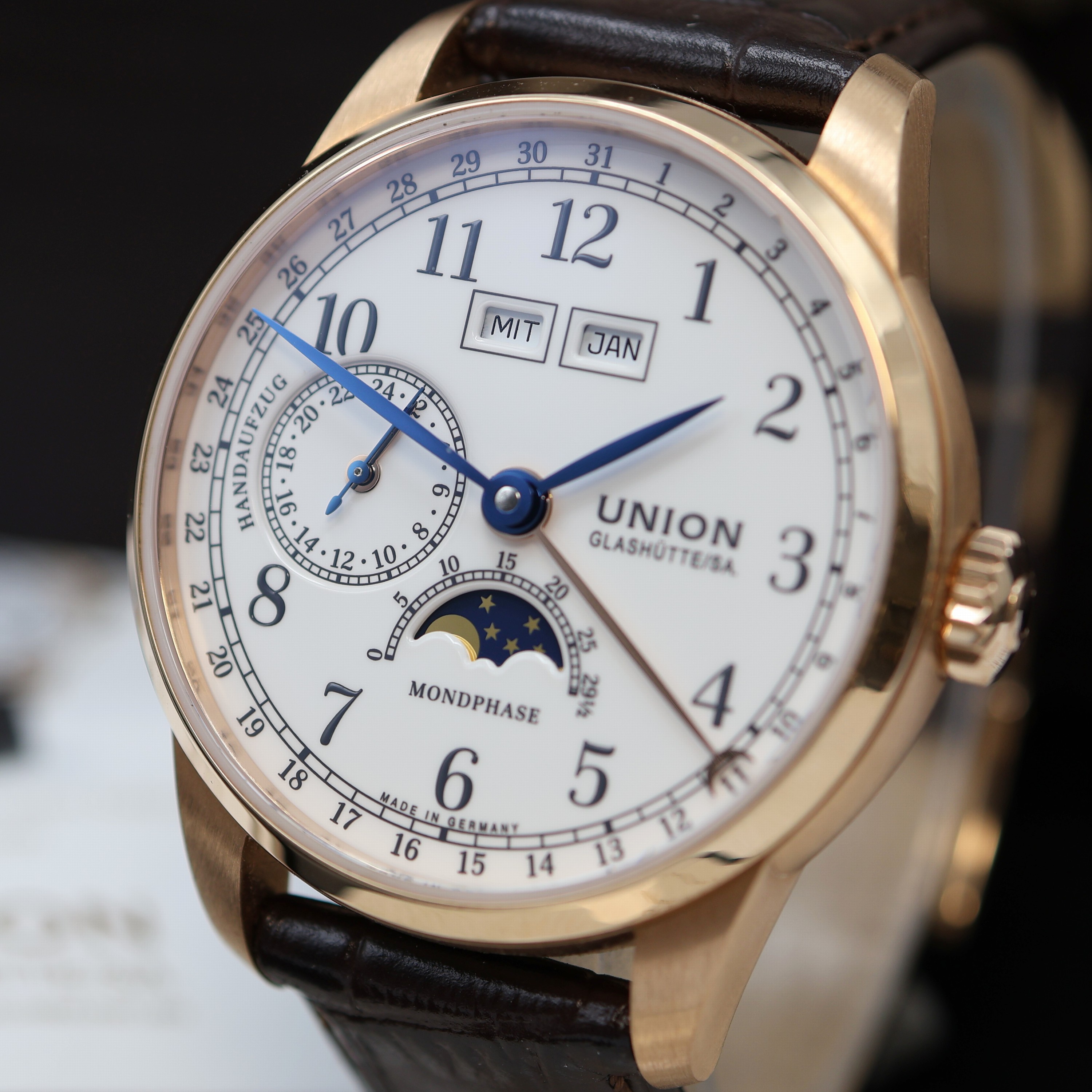 Detail a: UNION GLASHÜTTE auf 126 Stück limitierte Herrenarmbanduhr Johannes Dürrstein Edition in RoseG 750/000 Referenz D903.458A, Deutschland um 2019, ...