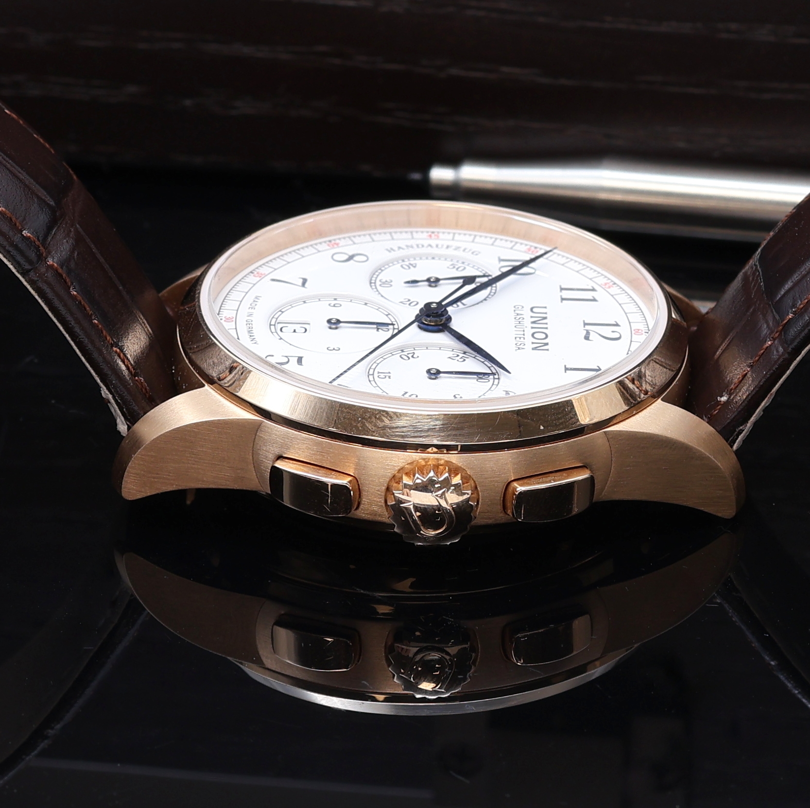 Detail d: UNION GLASHÜTTE 1893 Johannes Dürrstein Edition auf 127 Stück limitierter Armbandchronograph in RG 750/000 Referenz D903.459A, Deutschland um ...