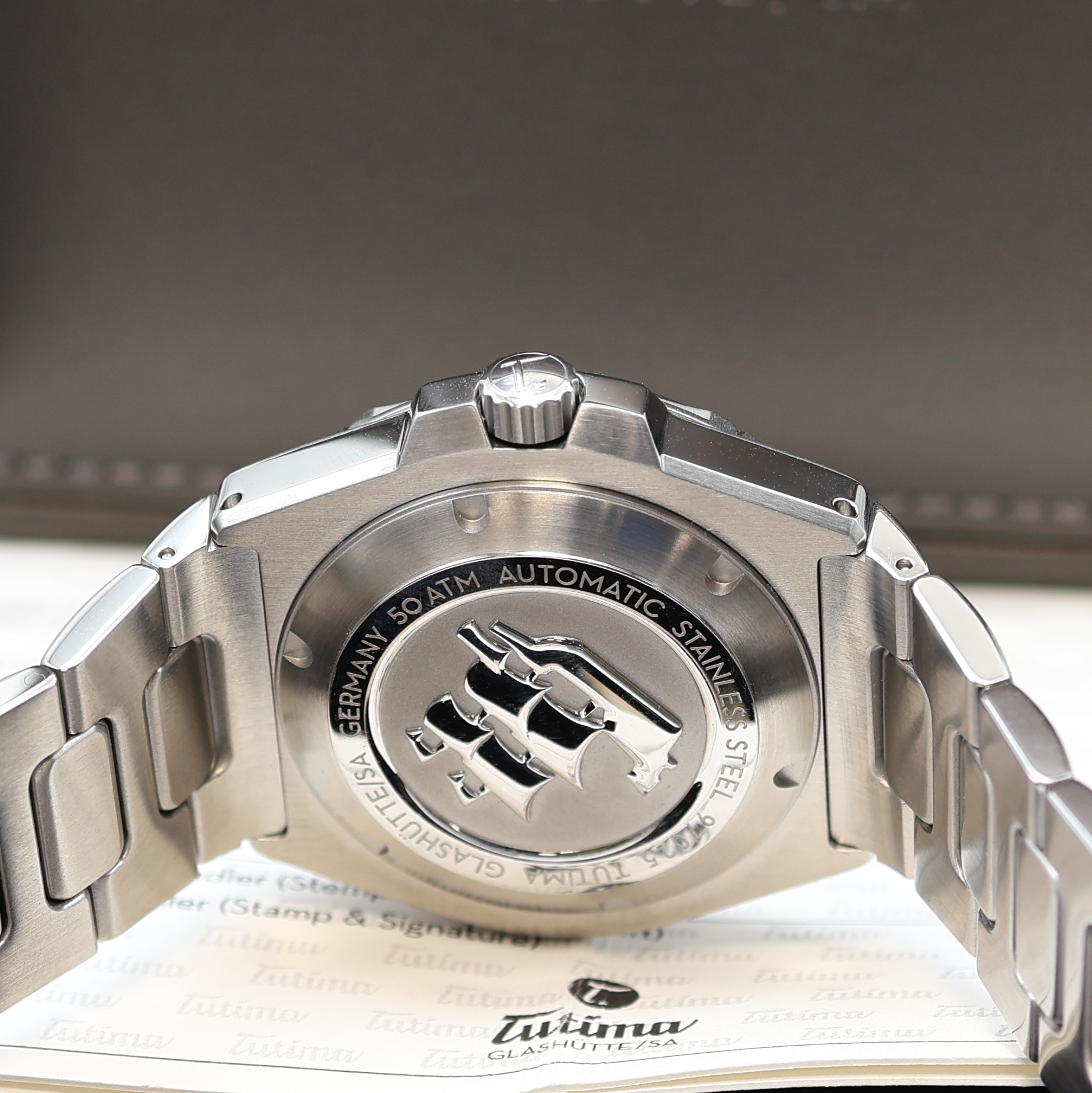 Detail d: TUTIMA M2 Seven Seas Herrenarmbanduhr Referenz 6156-06, Automatik, Edelstahlgeh. inkl. Gliederband m. Faltschl., Boden und Krone verschr., ab Herst. ...