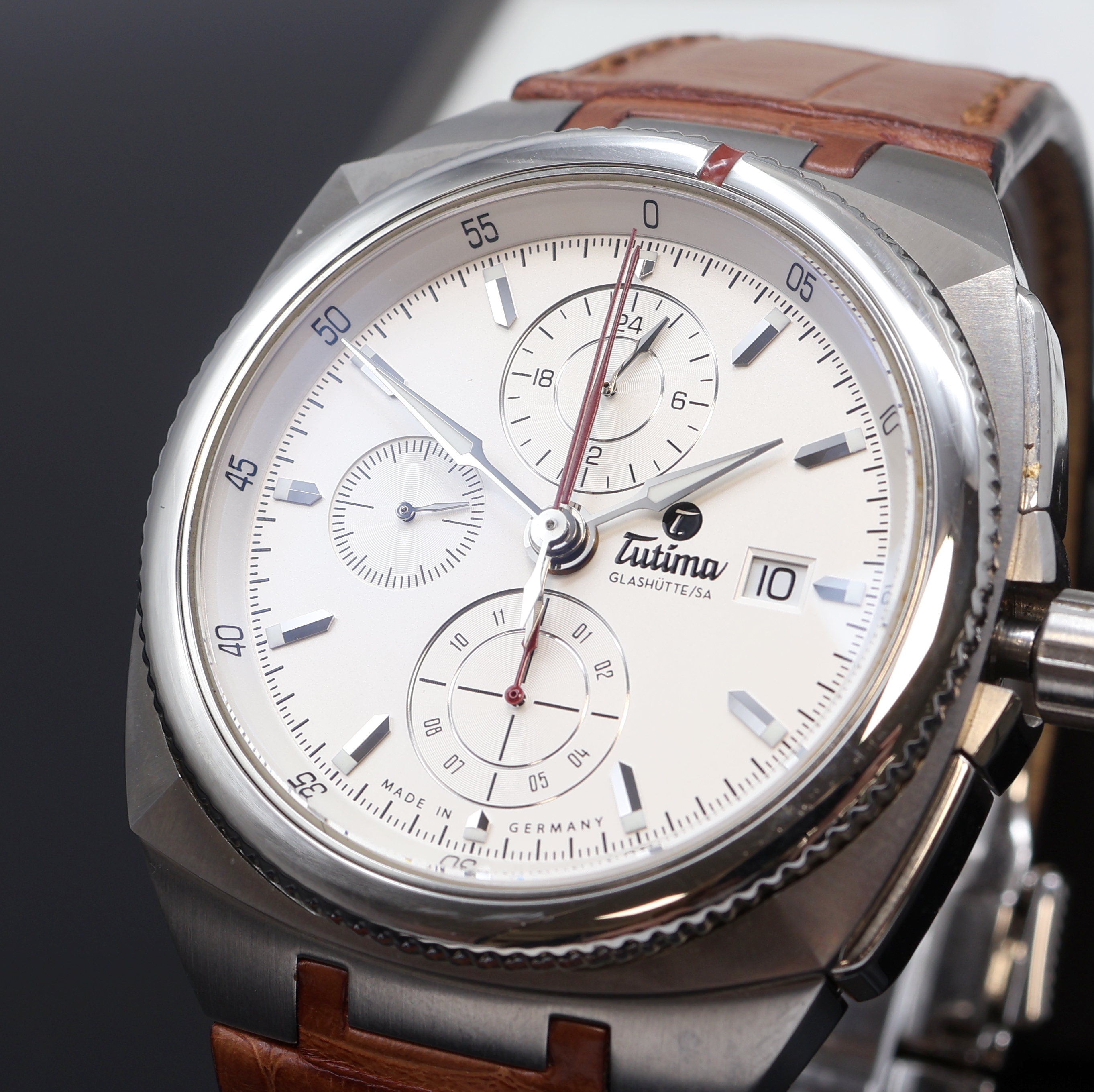 Detail a: TUTIMA Saxon One Herrenchronograph Referenz 6420-04, Deutschland verk. lt. beil. Pap. 12/2014, Automatik, beids. vergl. Edelstahlgeh. inkl. orig. ...