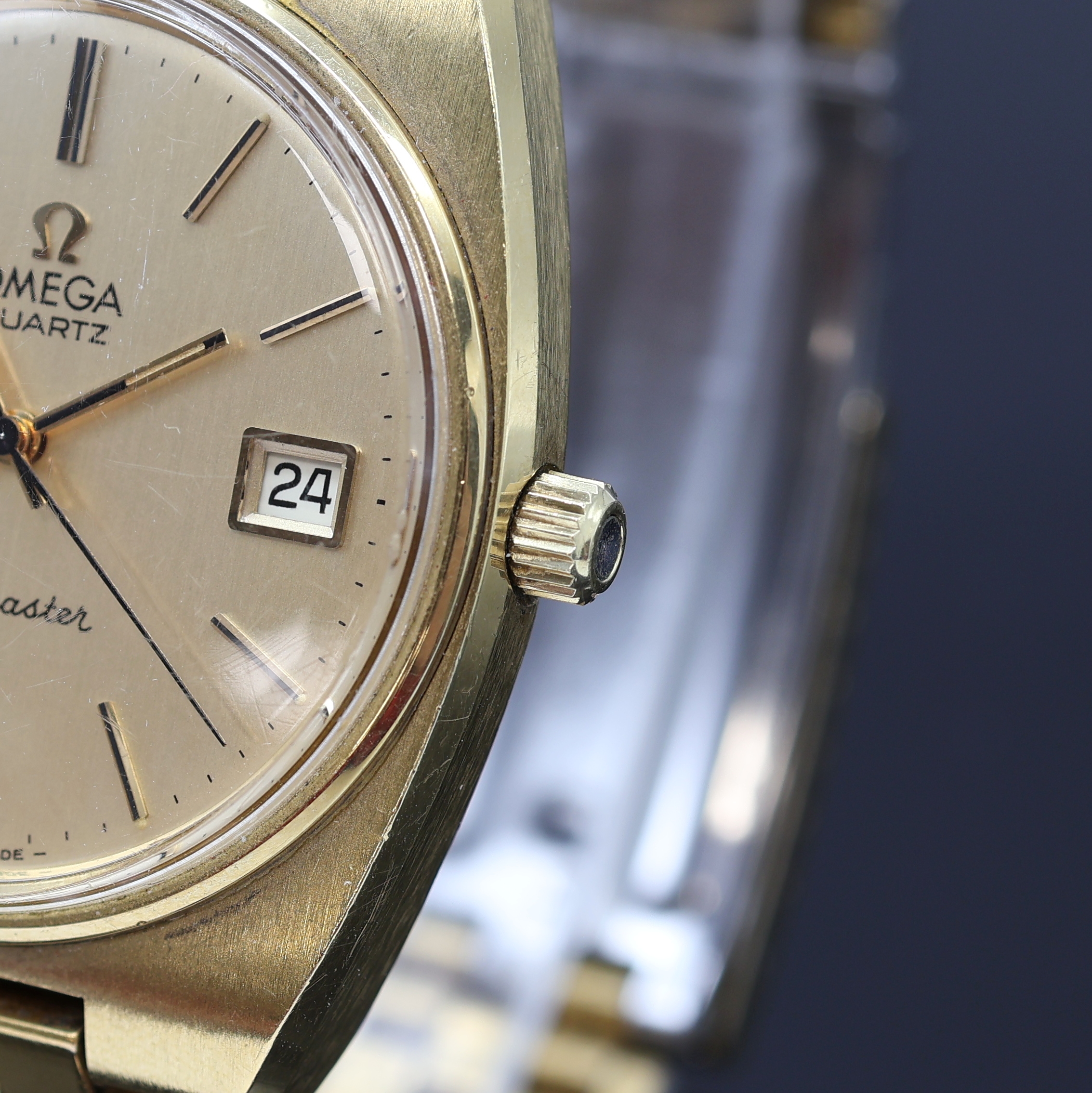 Detail b: OMEGA Seamaster vergoldete Armbanduhr Referenz 196.0083/396.0852, Schweiz um 1980, quarz, Boden m. Seamaster-Logo aufgedr., verg. Omega-Band m. ...