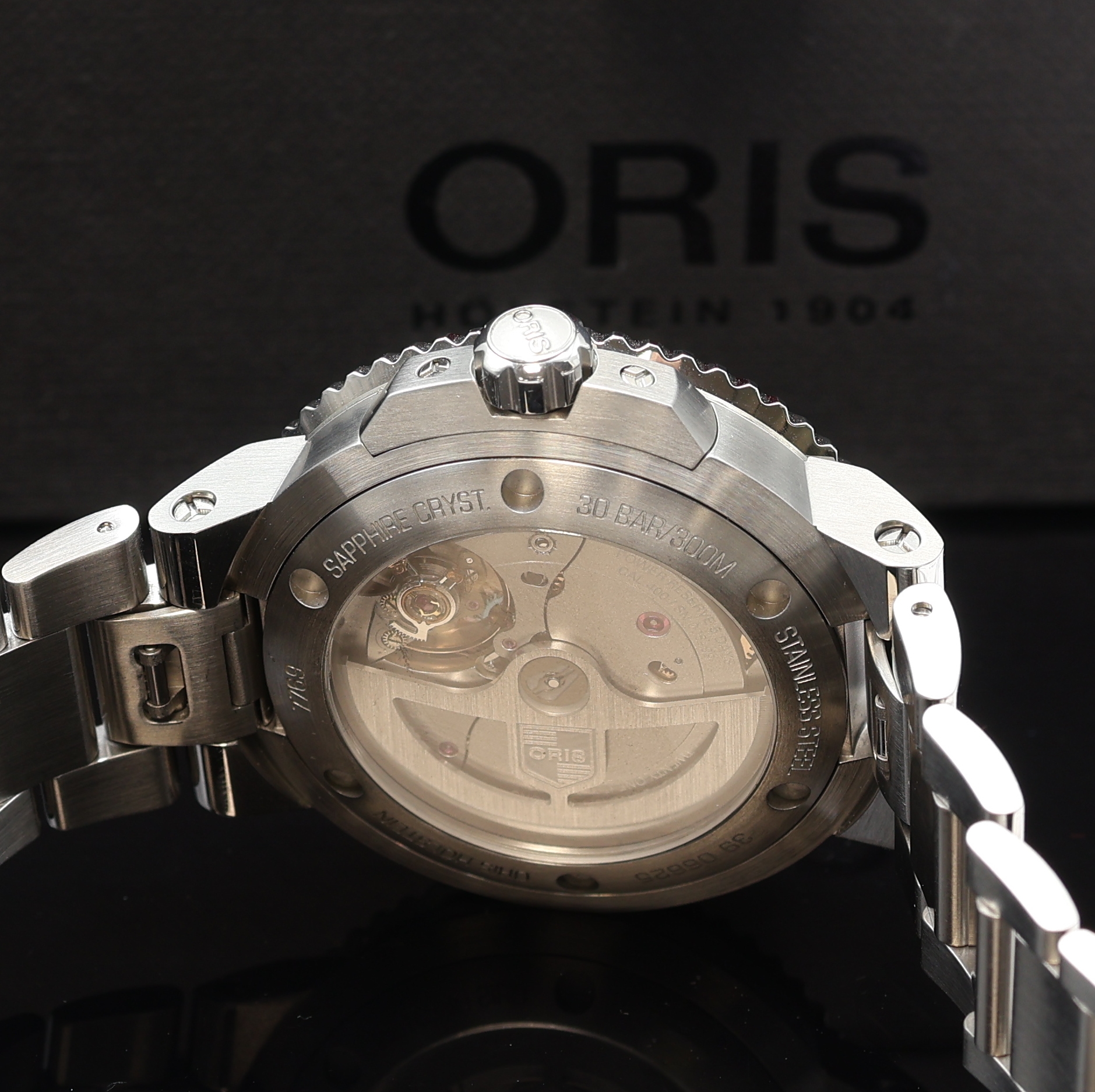 Detail d: ORIS Herrenarmbanduhr Aquis Date Referenz 01 400 7769 4157, Automatik, Schweiz um 2022, beids. vergl. Edelstahlgeh. inkl. Gliederband m. Faltschl. ...