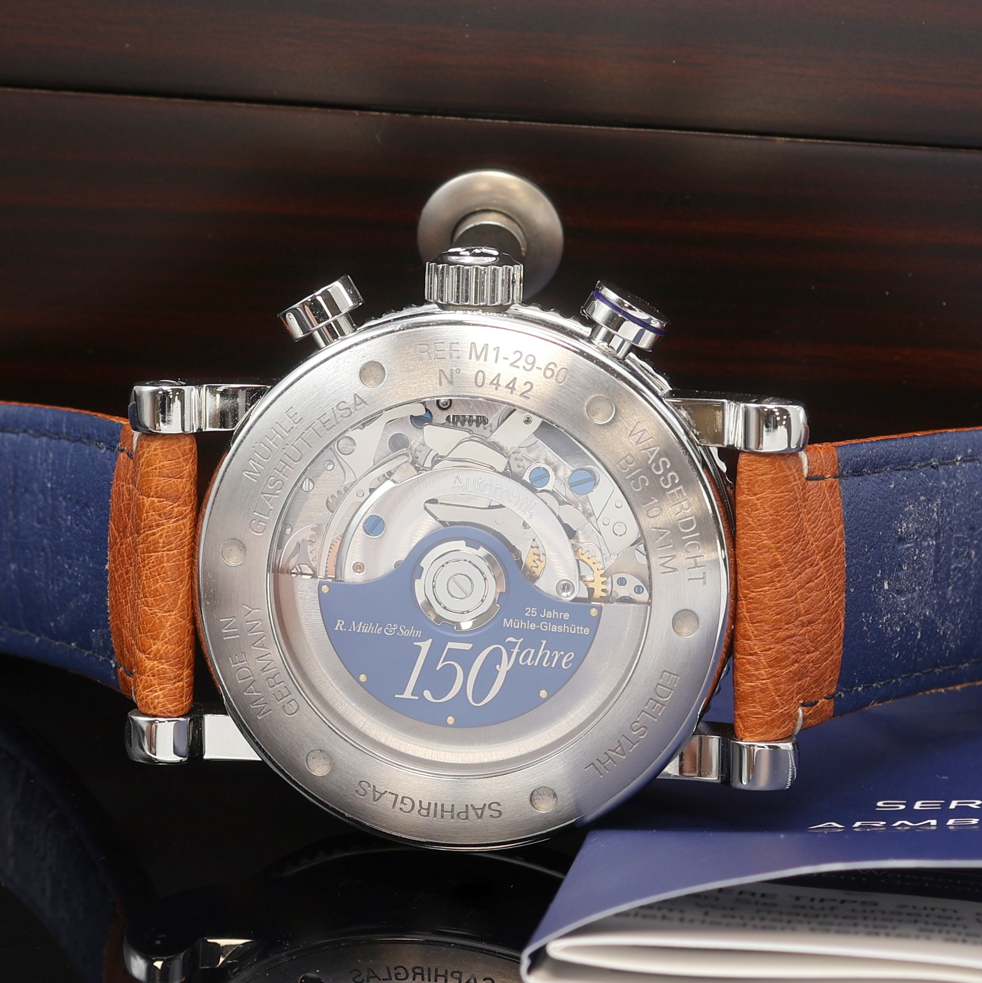 Detail d: MÜHLE GLASHÜTTE Teutonia Sport 1 Armbandchronograph Referenz M1-29-65, Automatik, beids. vergl. Edelstahlgeh. inkl. orig. Lederband m. orig. ...