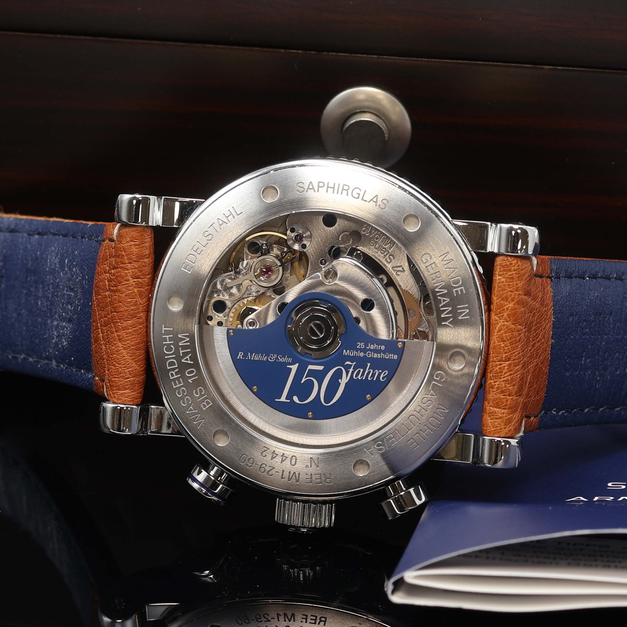 Detail e: MÜHLE GLASHÜTTE Teutonia Sport 1 Armbandchronograph Referenz M1-29-65, Automatik, beids. vergl. Edelstahlgeh. inkl. orig. Lederband m. orig. ...