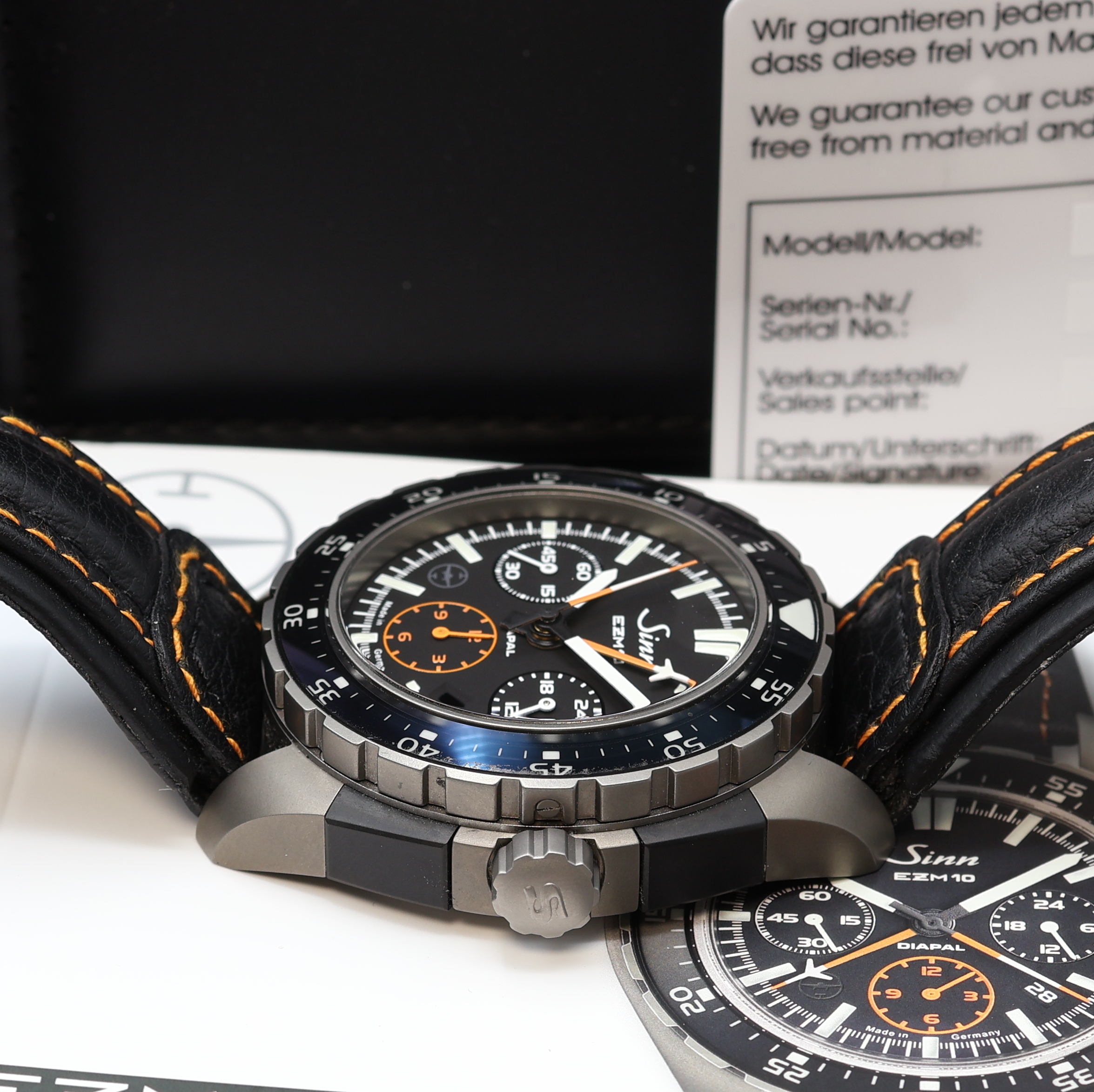 Detail c: SINN EZM 10 TESTAF Armbandchronograph Referenz 950, Automatik, Titangeh. inkl. orig. Lederband m. orig. Dornschl., Boden u. Krone verschr., ...
