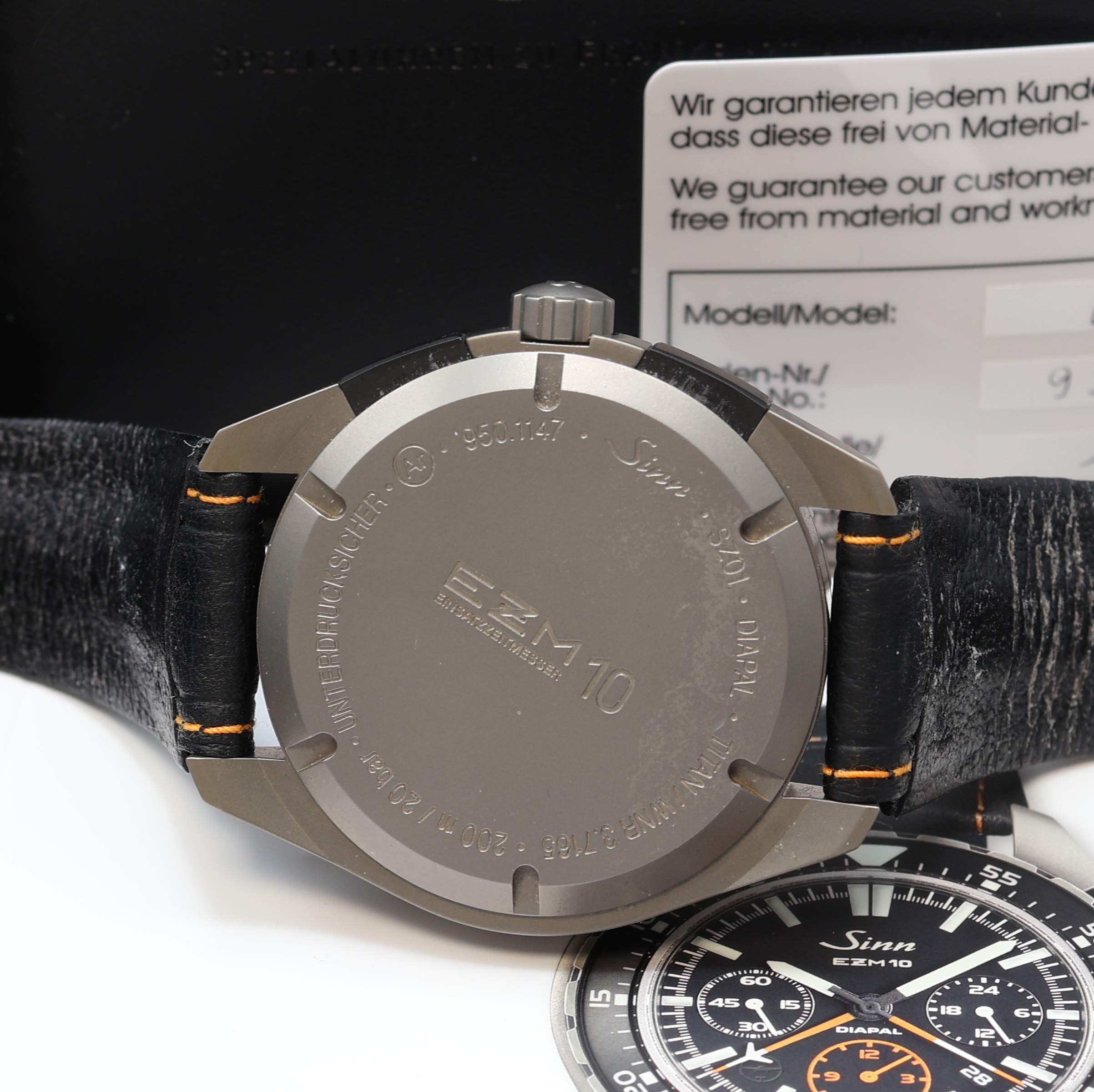 Detail e: SINN EZM 10 TESTAF Armbandchronograph Referenz 950, Automatik, Titangeh. inkl. orig. Lederband m. orig. Dornschl., Boden u. Krone verschr., ...