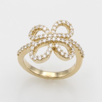 27111963a - Ring mit Brillanten, GG 585/000, 62 Brill. in anged. Blütenform gef. zus. ca. 0.70 ct ...
