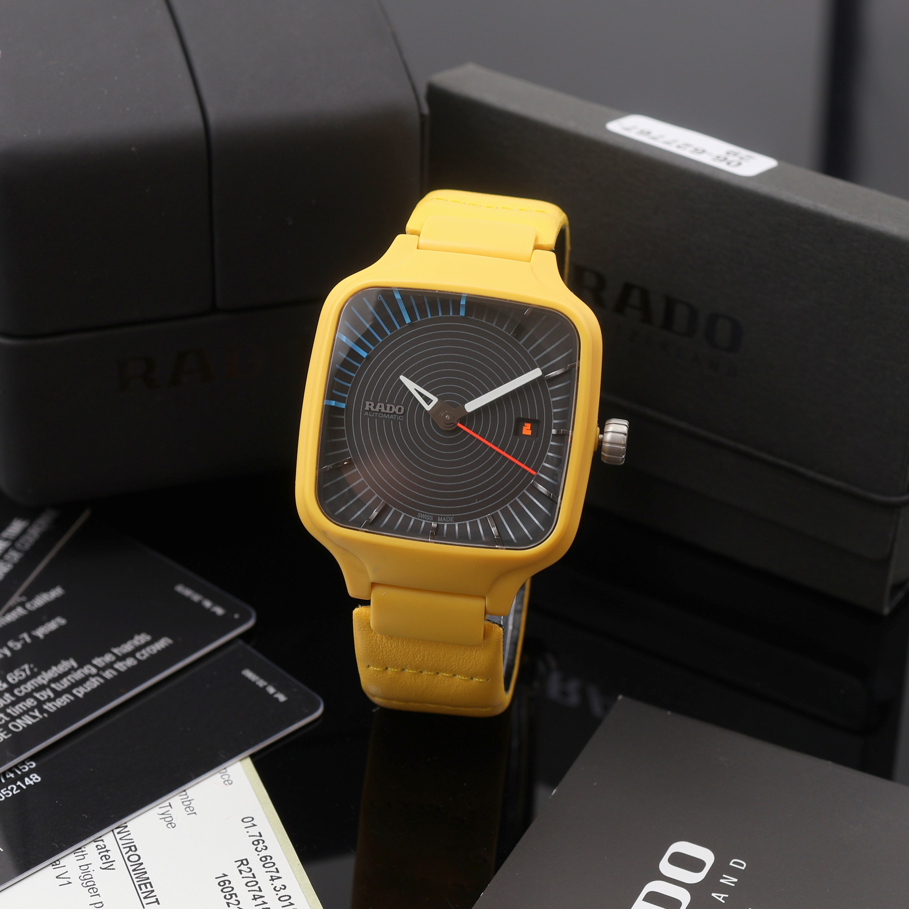 Image 27112104 - RADO True Square x Tej Chauhan Designerarmbanduhr Referenz 763.6074.3.015, Automatik, ...