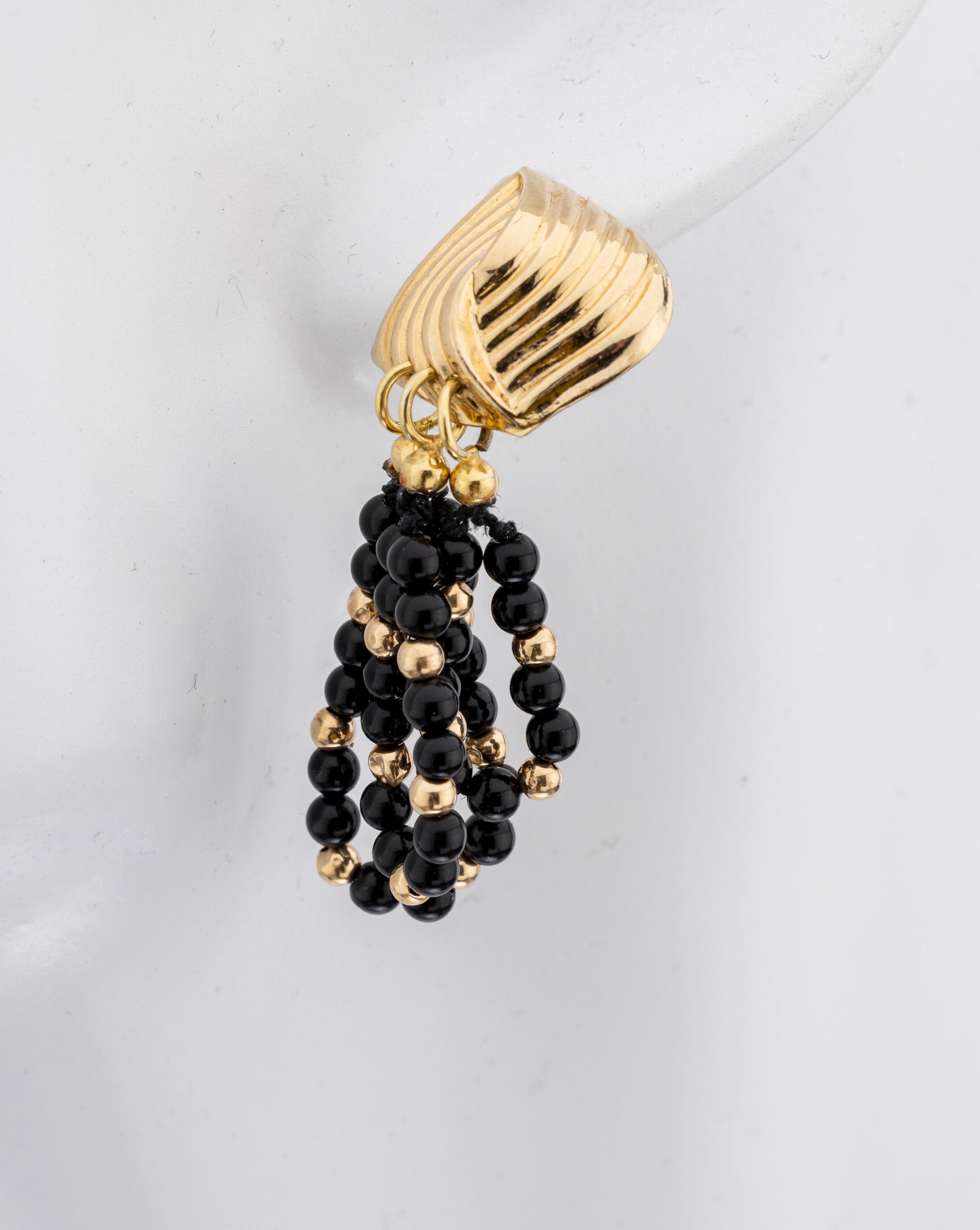 Image 27112109 - Paar 14 kt Gold Onyx-Ohrstecker, GG 585/000, ungewöhnliches Design, gerillt, bewegl. ...