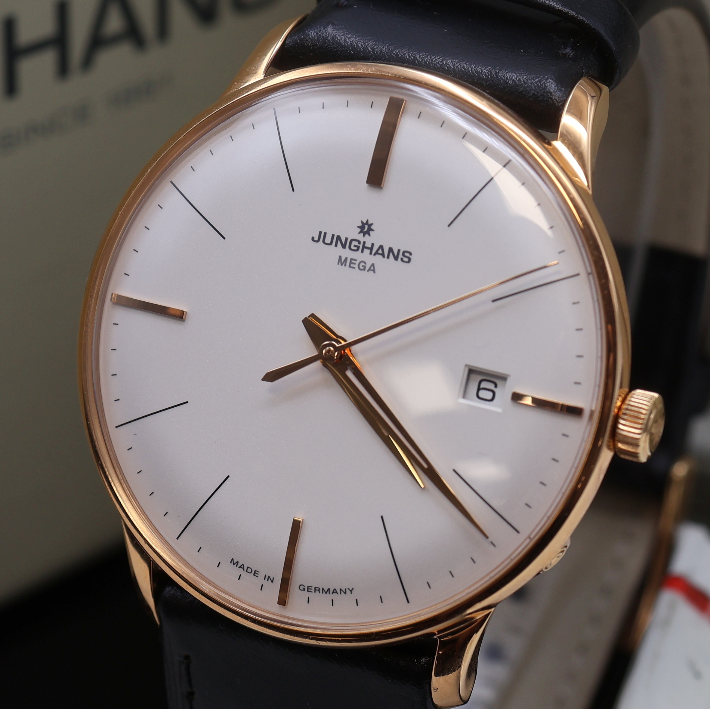 Detail a: JUNGHANS Meister MEGA Radio Controlled Funkarmbanduhr Referenz 58/7800.00, verg. Geh. inkl. orig. Lederband m. orig. Dornschl., Boden 5-fach ...