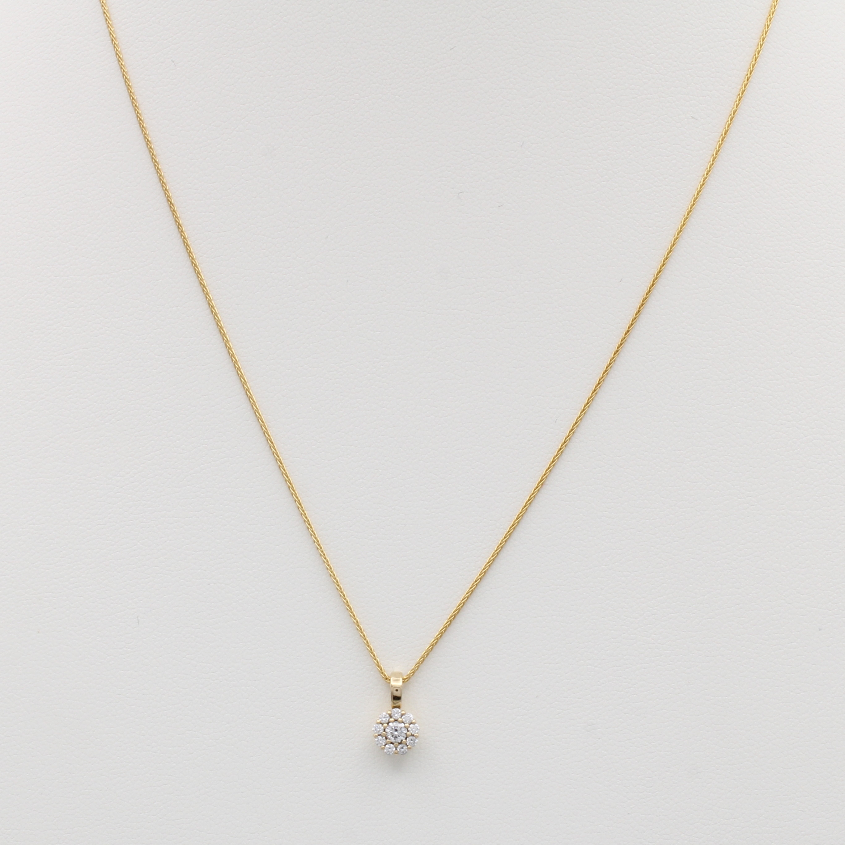 Image 27112143 - Anhänger mit Brillanten an Kette, GG 585/000, 10 Brill. blütenf. gef. zus. ca. 0.20 ct ...